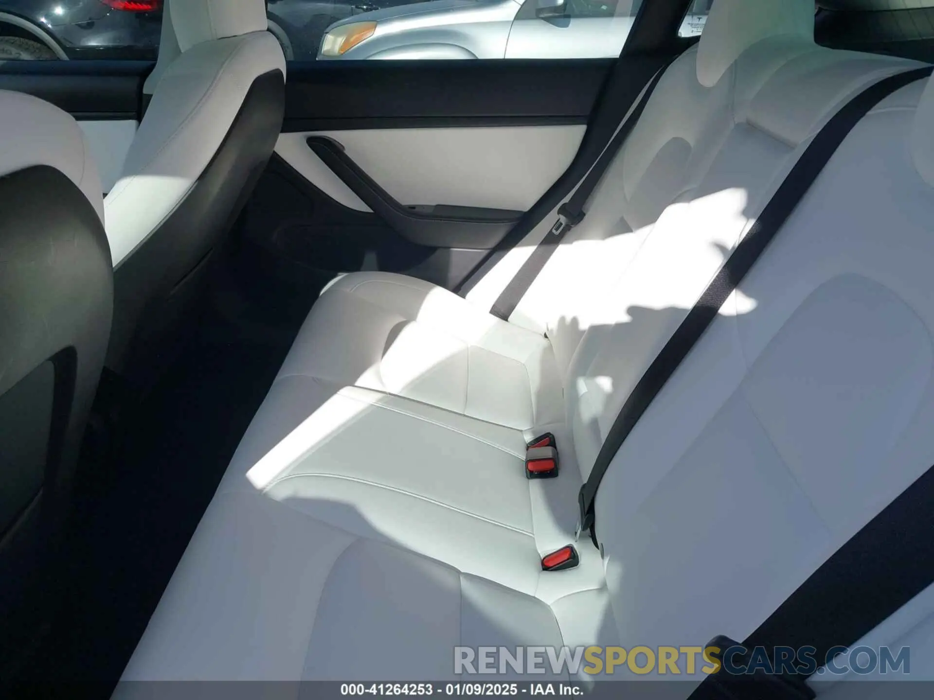 8 fotografías del automóvil dañado 5YJ3E1EB8LF638923 TESLA MODEL 3 2020