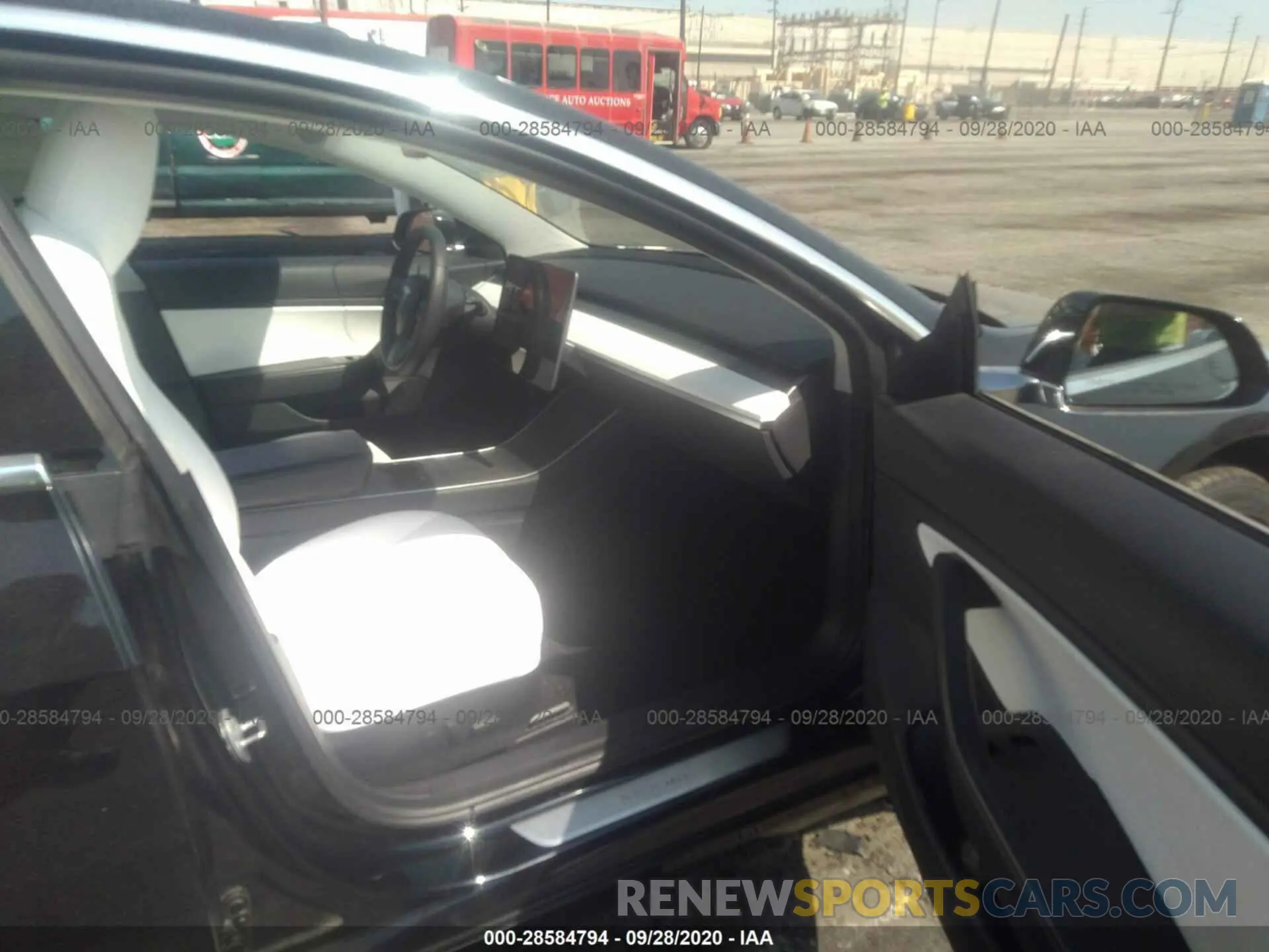 5 fotografías del automóvil dañado 5YJ3E1EB8LF651817 TESLA MODEL 3 2020