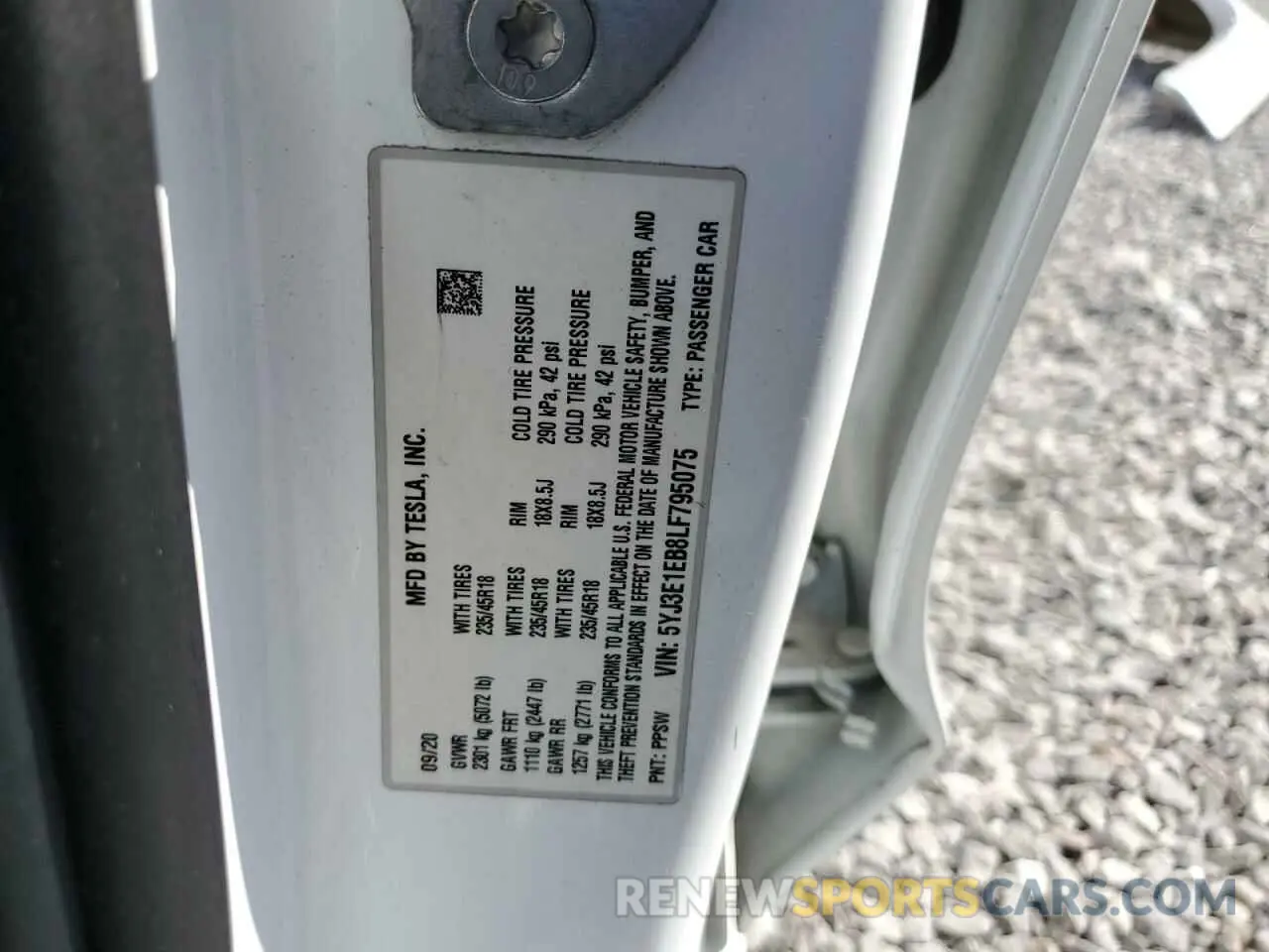 13 fotografías del automóvil dañado 5YJ3E1EB8LF795075 TESLA MODEL 3 2020