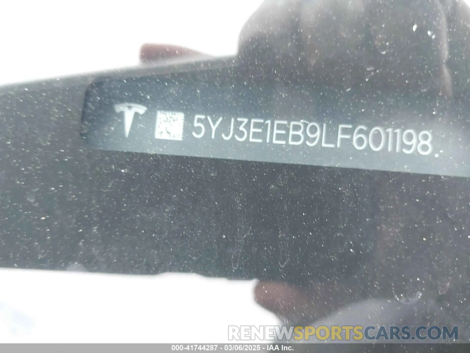 9 fotografías del automóvil dañado 5YJ3E1EB9LF601198 TESLA MODEL 3 2020