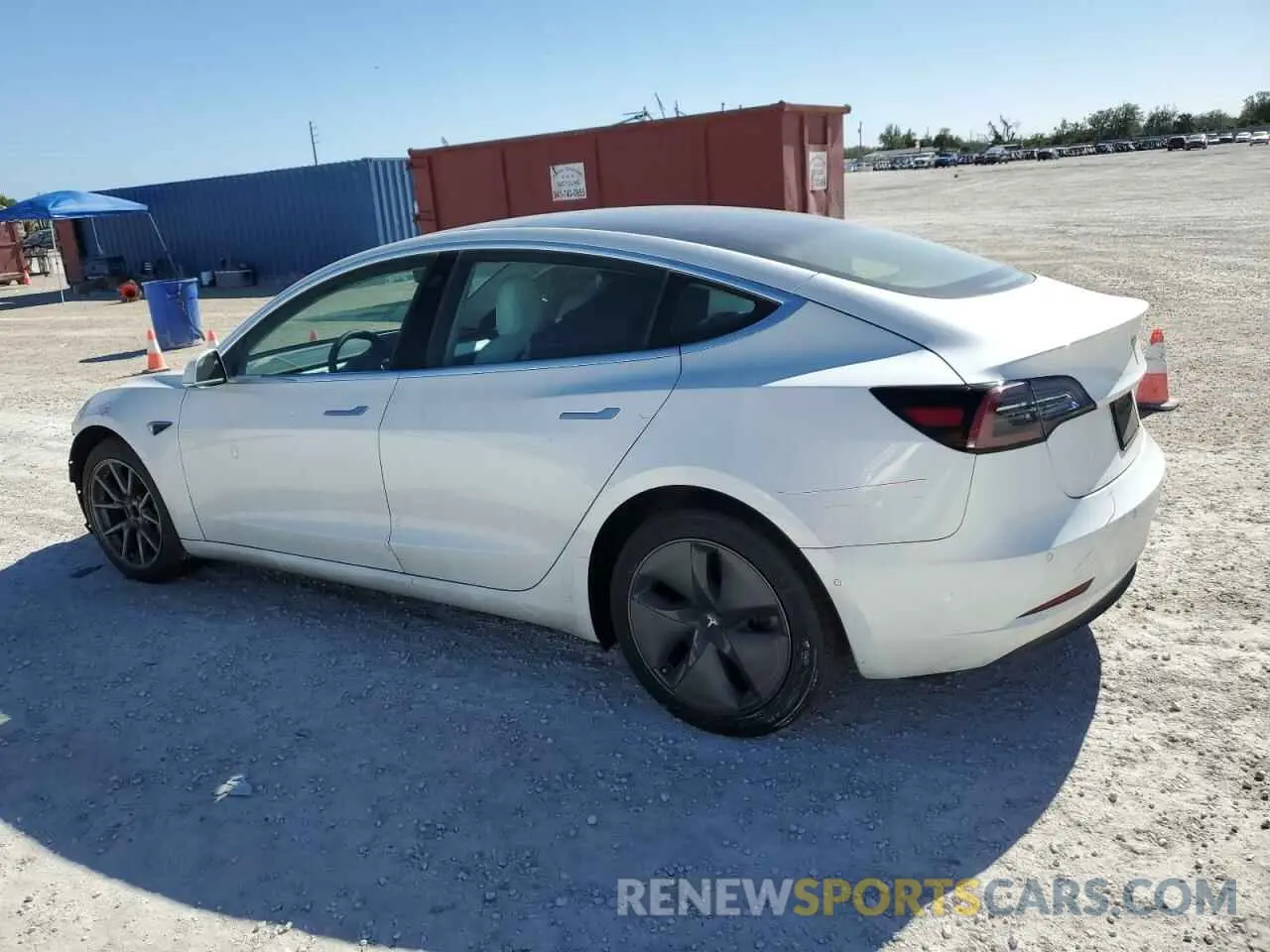 2 fotografías del automóvil dañado 5YJ3E1EB9LF607020 TESLA MODEL 3 2020
