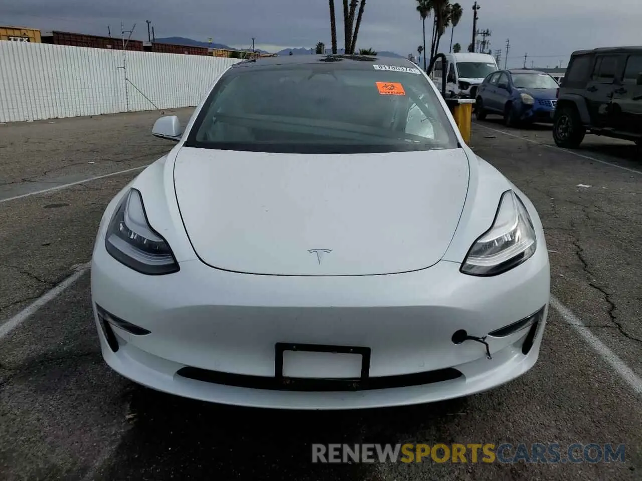 5 fotografías del automóvil dañado 5YJ3E1EB9LF621323 TESLA MODEL 3 2020