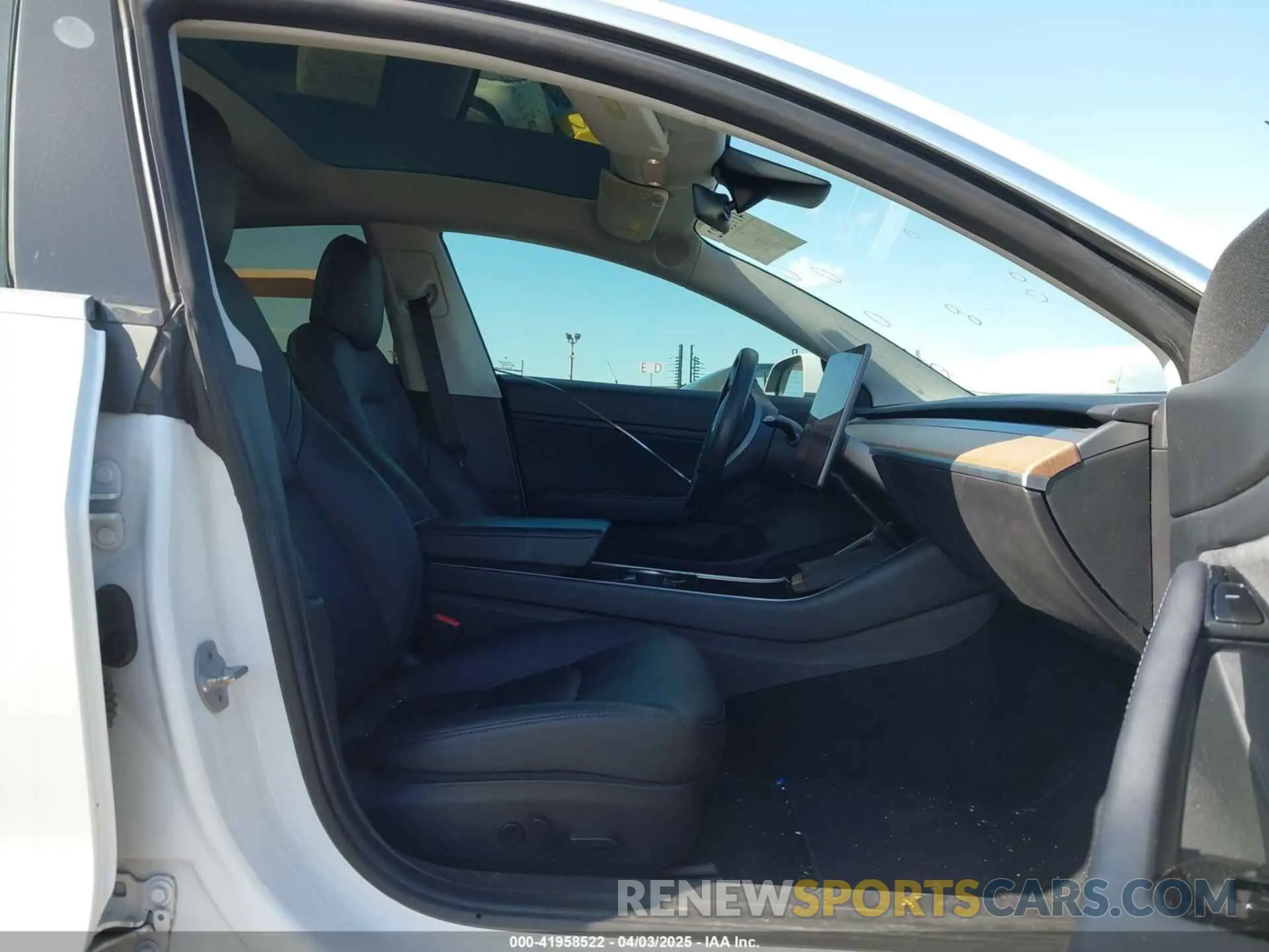 5 fotografías del automóvil dañado 5YJ3E1EB9LF783131 TESLA MODEL 3 2020