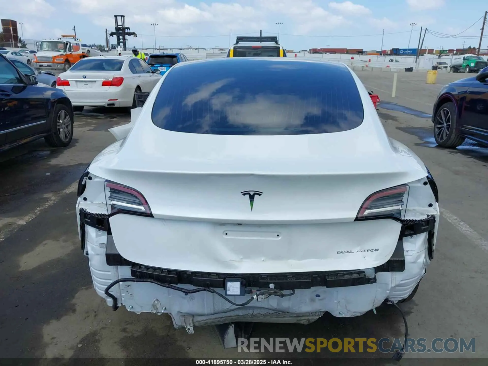 17 fotografías del automóvil dañado 5YJ3E1EB9LF795246 TESLA MODEL 3 2020