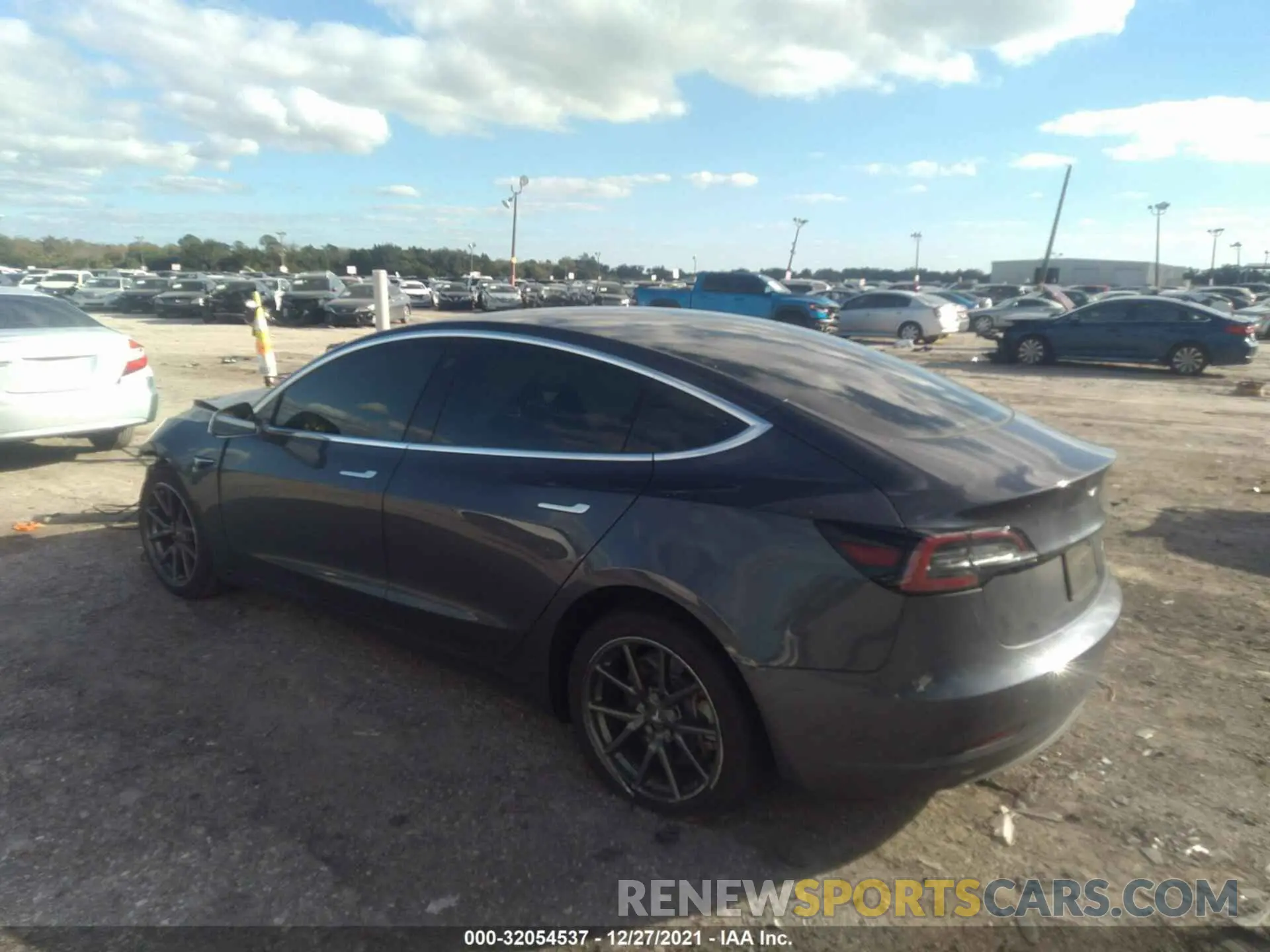 3 fotografías del automóvil dañado 5YJ3E1EBXLF774857 TESLA MODEL 3 2020