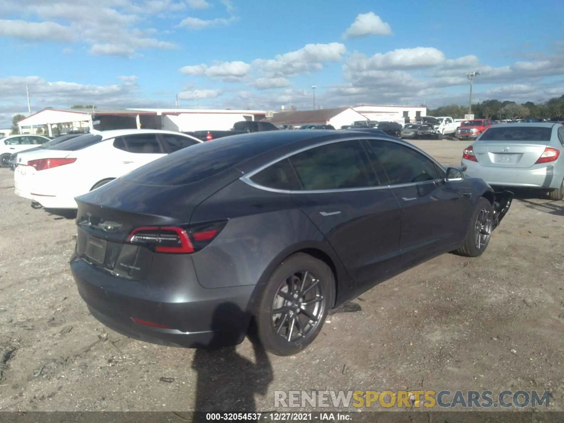4 fotografías del automóvil dañado 5YJ3E1EBXLF774857 TESLA MODEL 3 2020