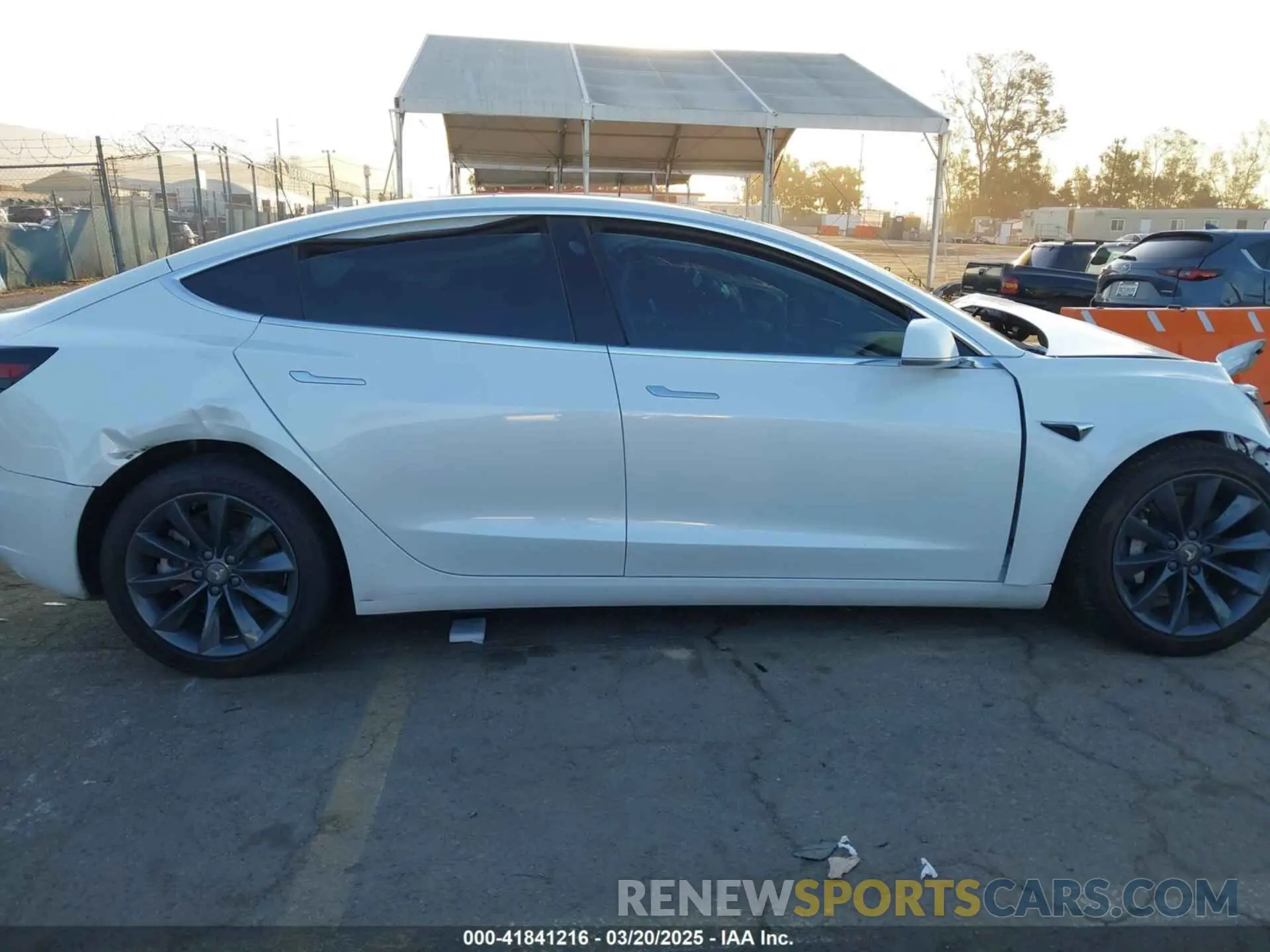 13 fotografías del automóvil dañado 5YJ3E1EC1LF602516 TESLA MODEL 3 2020