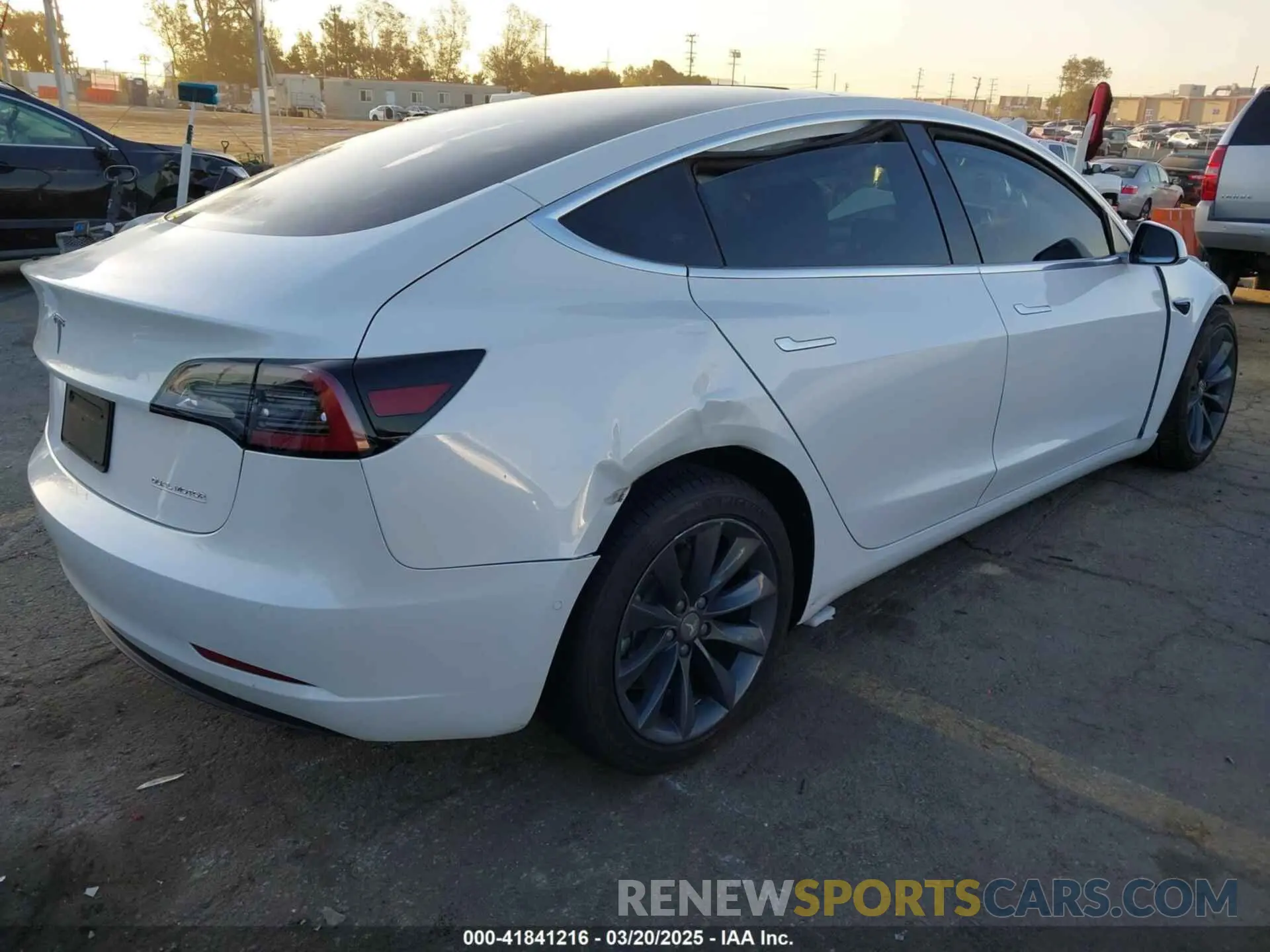 4 fotografías del automóvil dañado 5YJ3E1EC1LF602516 TESLA MODEL 3 2020