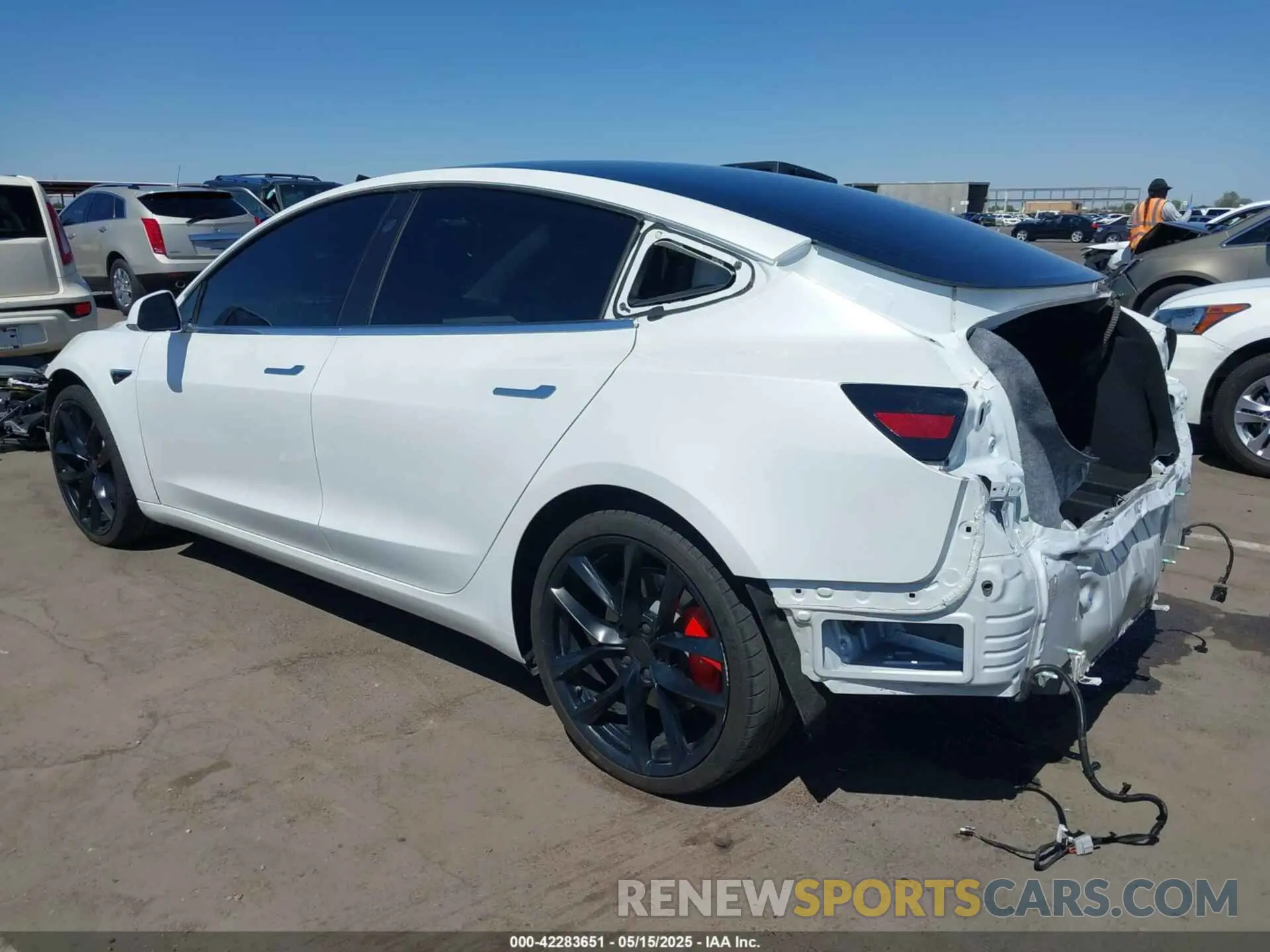 3 fotografías del automóvil dañado 5YJ3E1EC1LF719240 TESLA MODEL 3 2020
