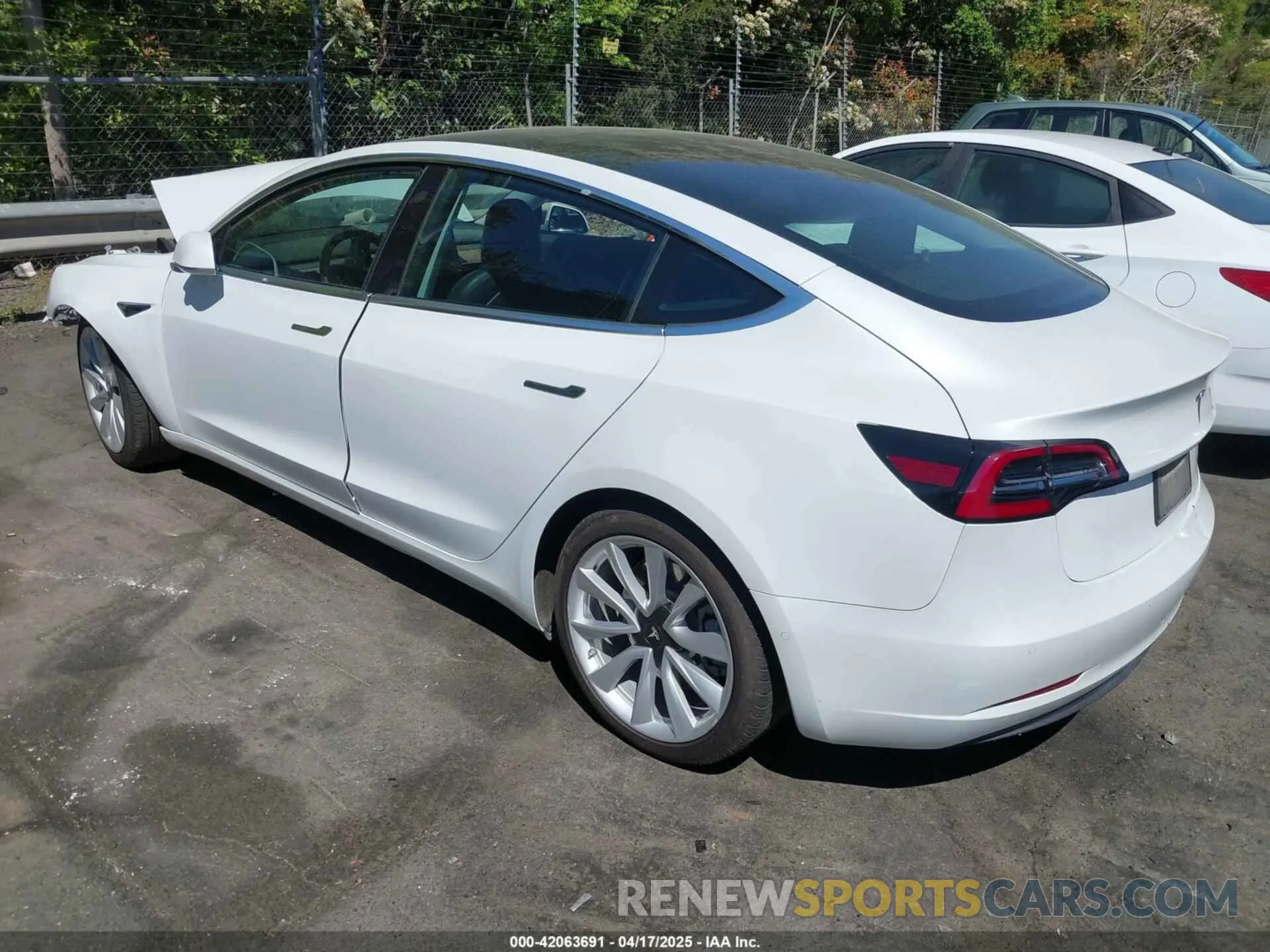 3 fotografías del automóvil dañado 5YJ3E1EC2LF587069 TESLA MODEL 3 2020