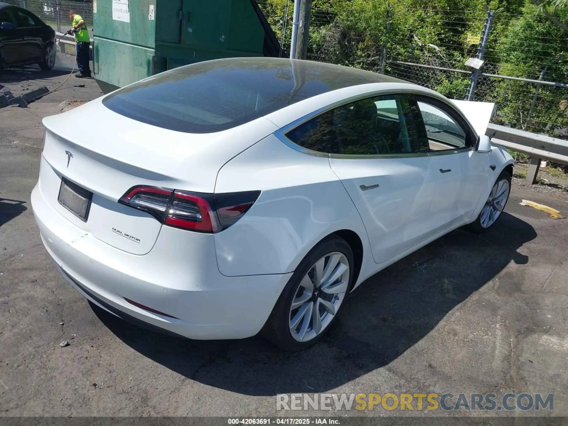 4 fotografías del automóvil dañado 5YJ3E1EC2LF587069 TESLA MODEL 3 2020