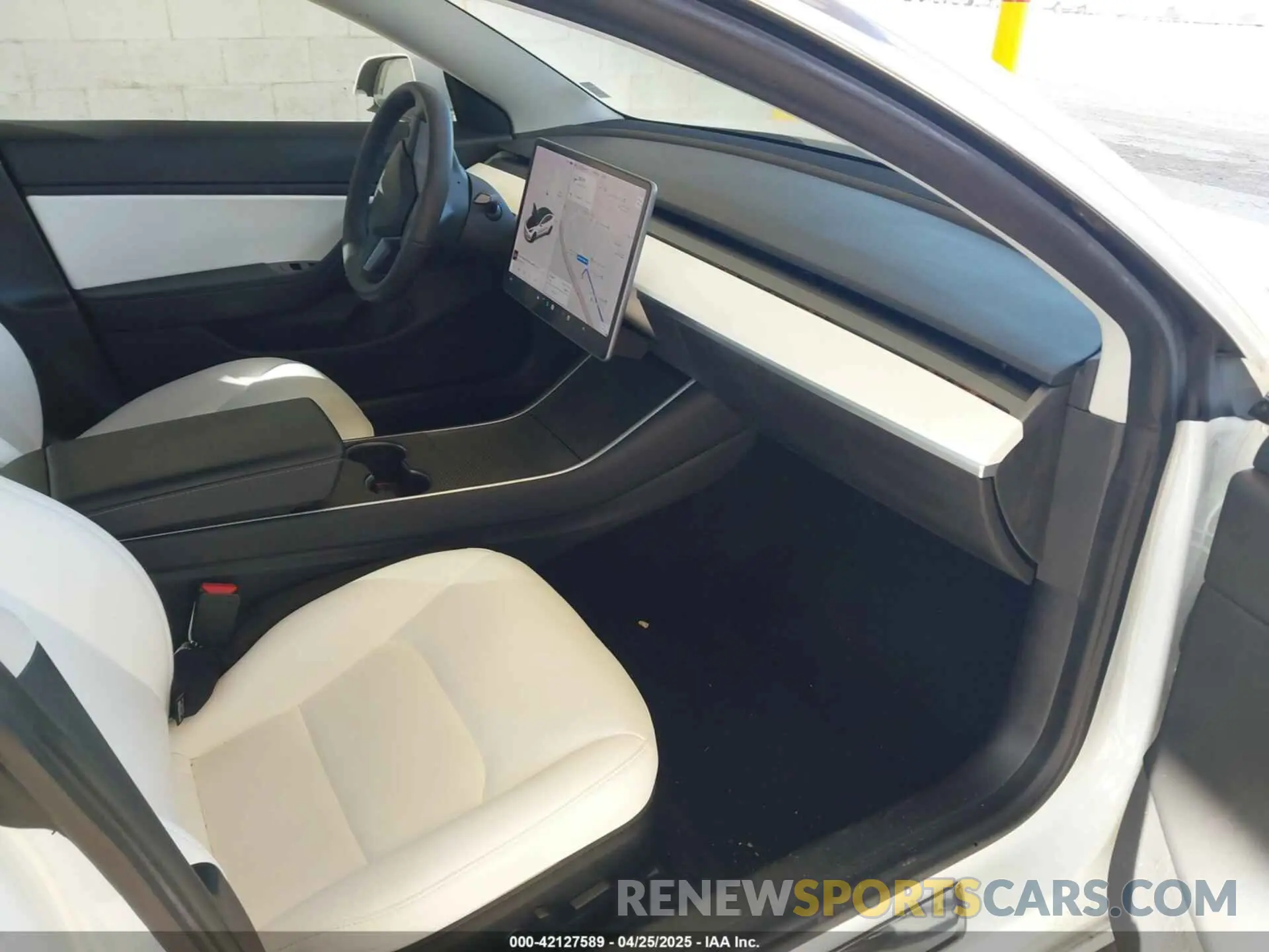 5 fotografías del automóvil dañado 5YJ3E1EC2LF624900 TESLA MODEL 3 2020