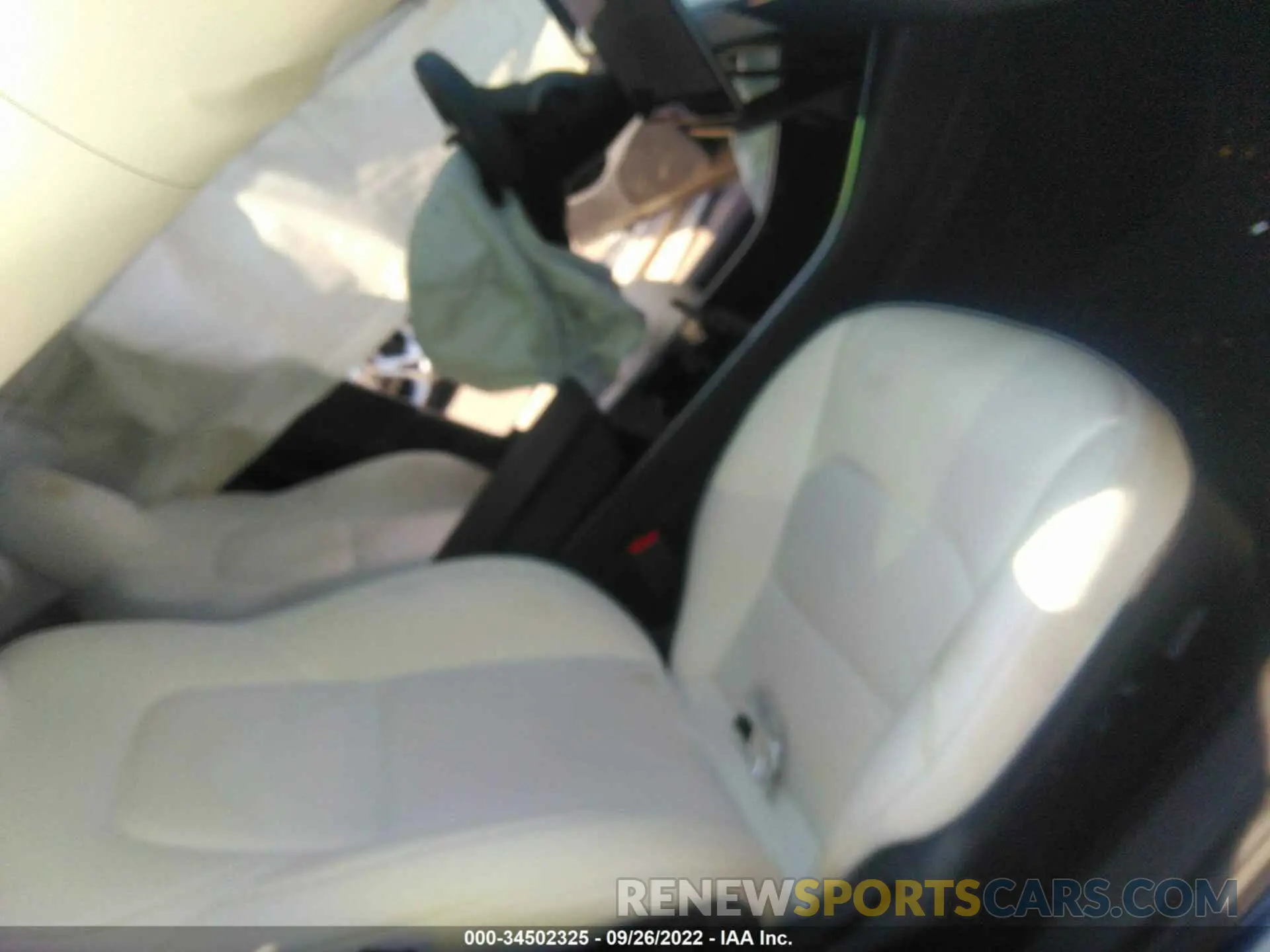 5 fotografías del automóvil dañado 5YJ3E1EC2LF641664 TESLA MODEL 3 2020