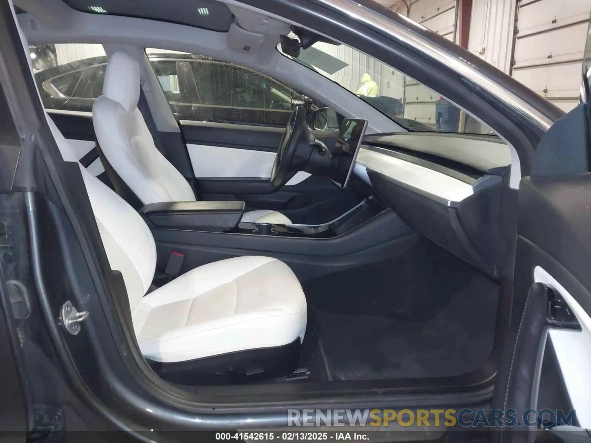 5 fotografías del automóvil dañado 5YJ3E1EC3LF641768 TESLA MODEL 3 2020