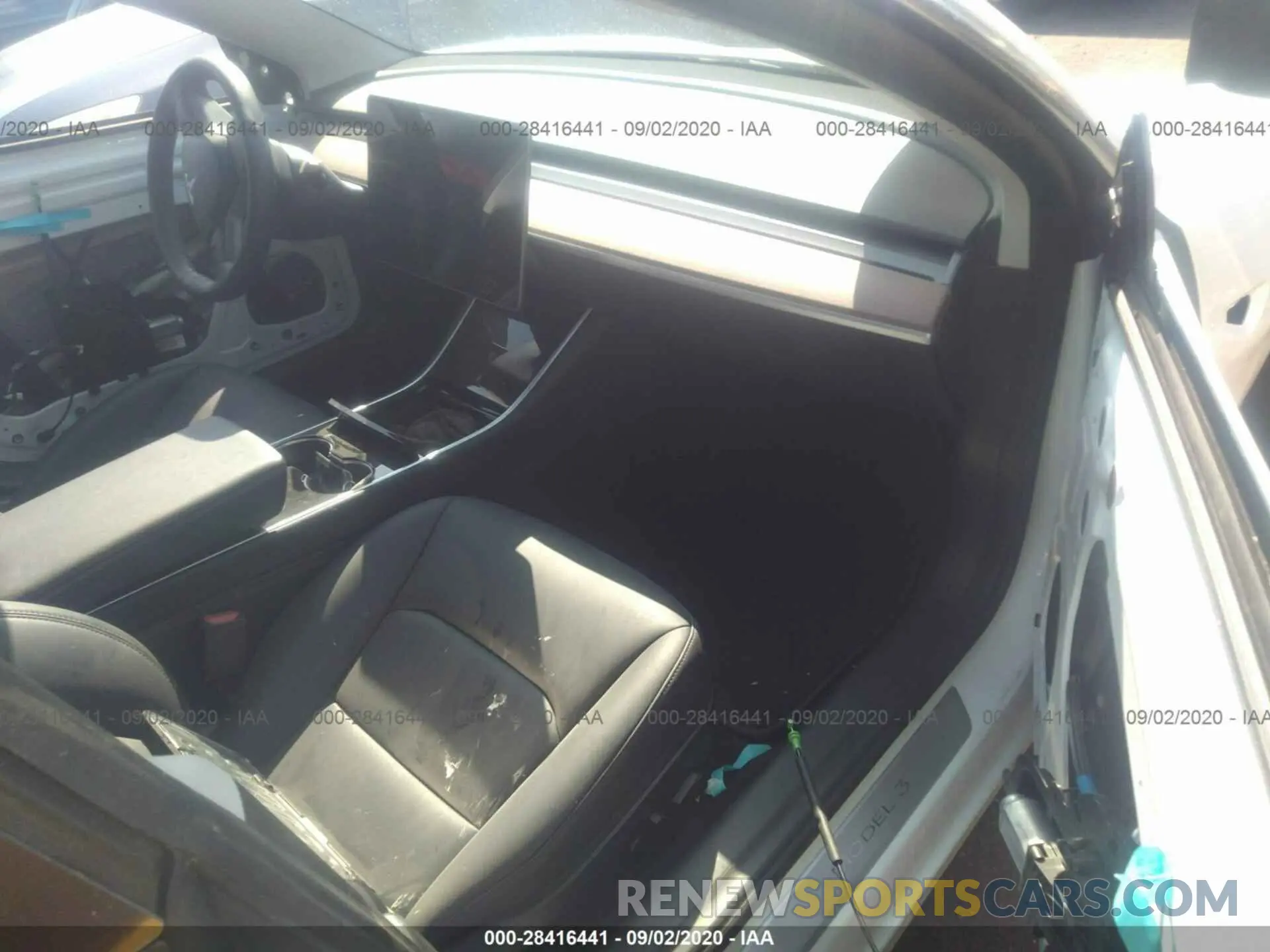 5 fotografías del automóvil dañado 5YJ3E1EC4LF641245 TESLA MODEL 3 2020