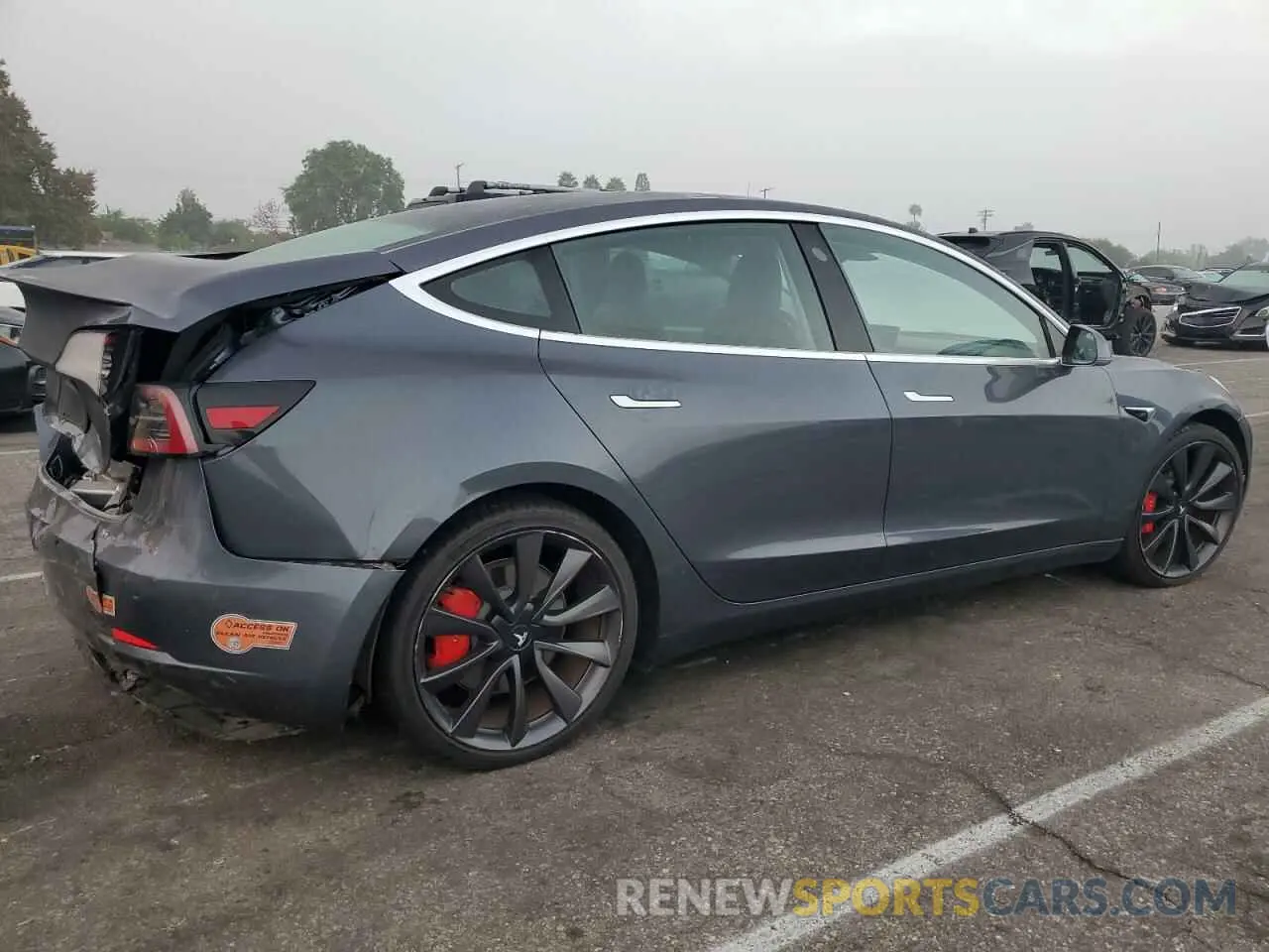 3 fotografías del automóvil dañado 5YJ3E1EC4LF646946 TESLA MODEL 3 2020