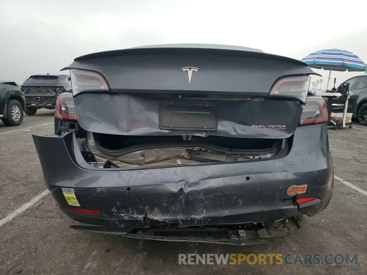 6 fotografías del automóvil dañado 5YJ3E1EC4LF646946 TESLA MODEL 3 2020