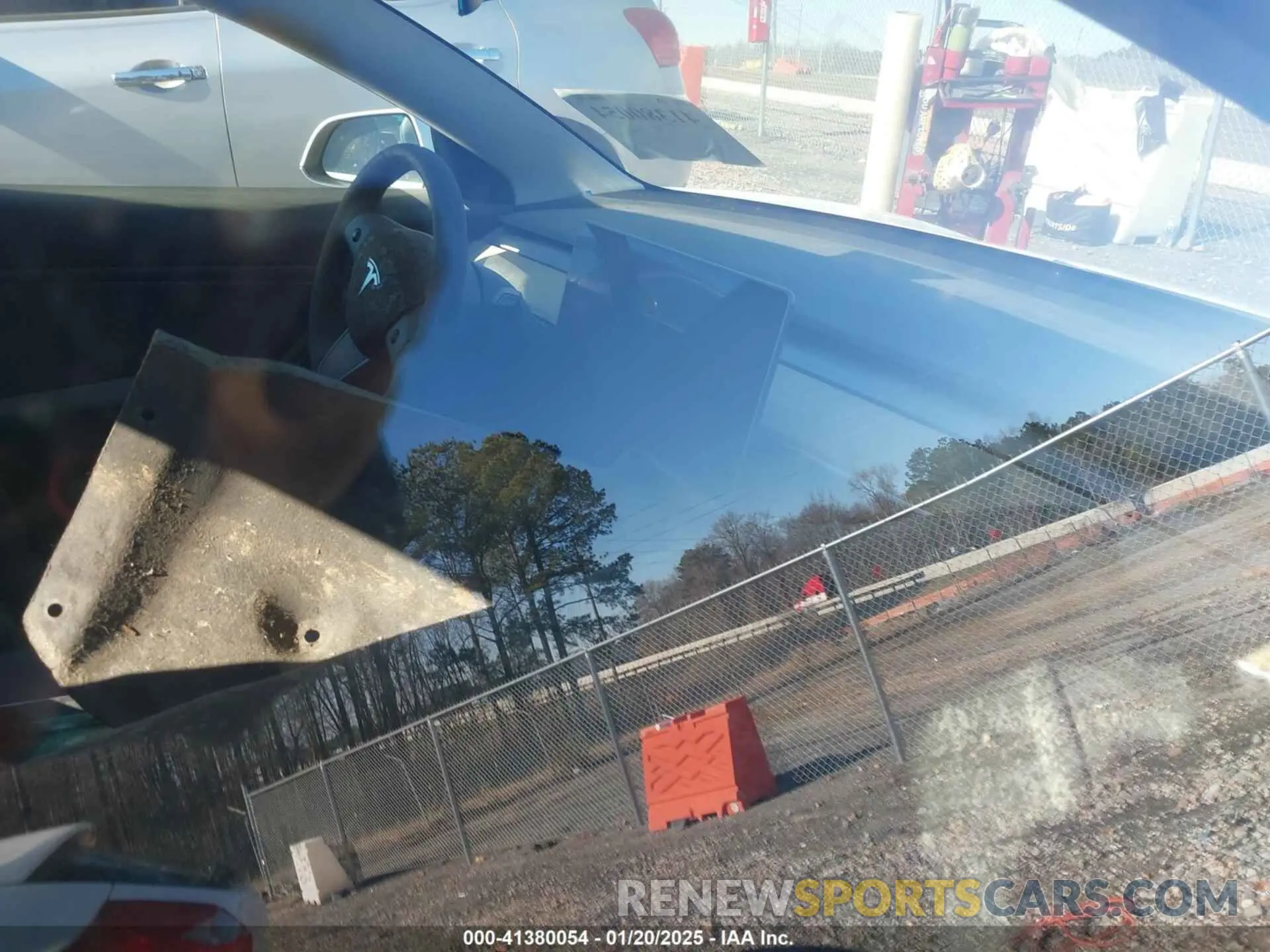 5 fotografías del automóvil dañado 5YJ3E1EC4LF714176 TESLA MODEL 3 2020