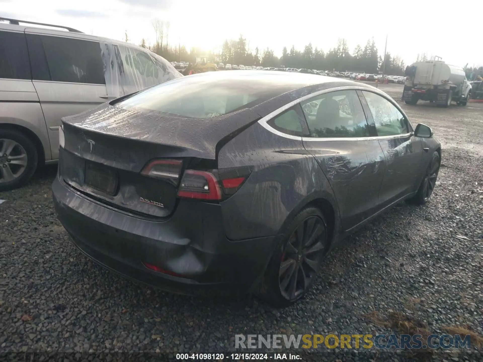 4 fotografías del automóvil dañado 5YJ3E1EC8LF623718 TESLA MODEL 3 2020