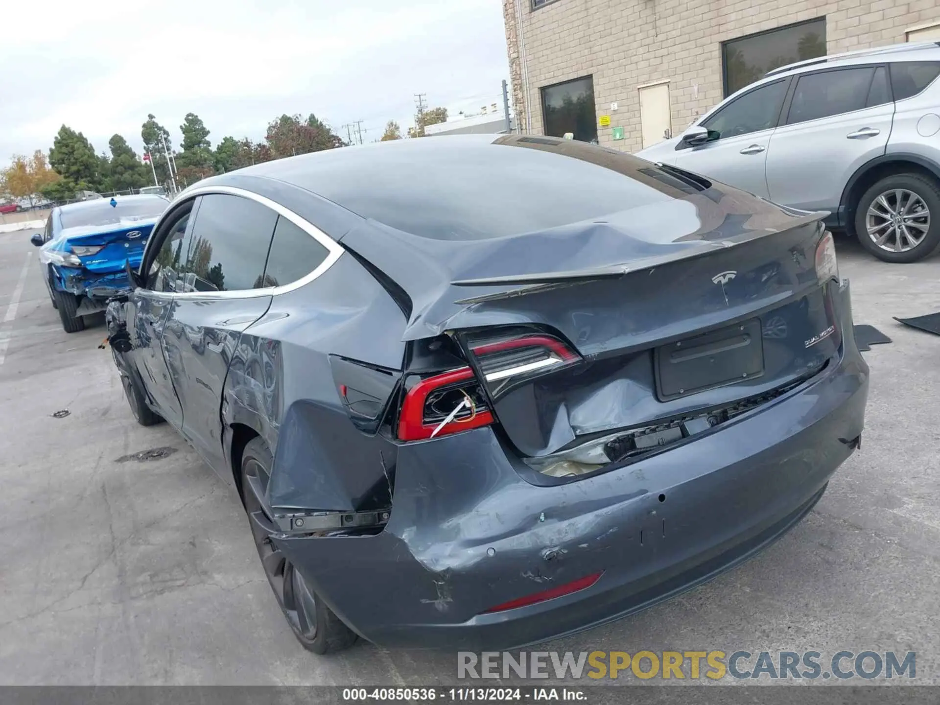 18 fotografías del automóvil dañado 5YJ3E1EC9LF641774 TESLA MODEL 3 2020