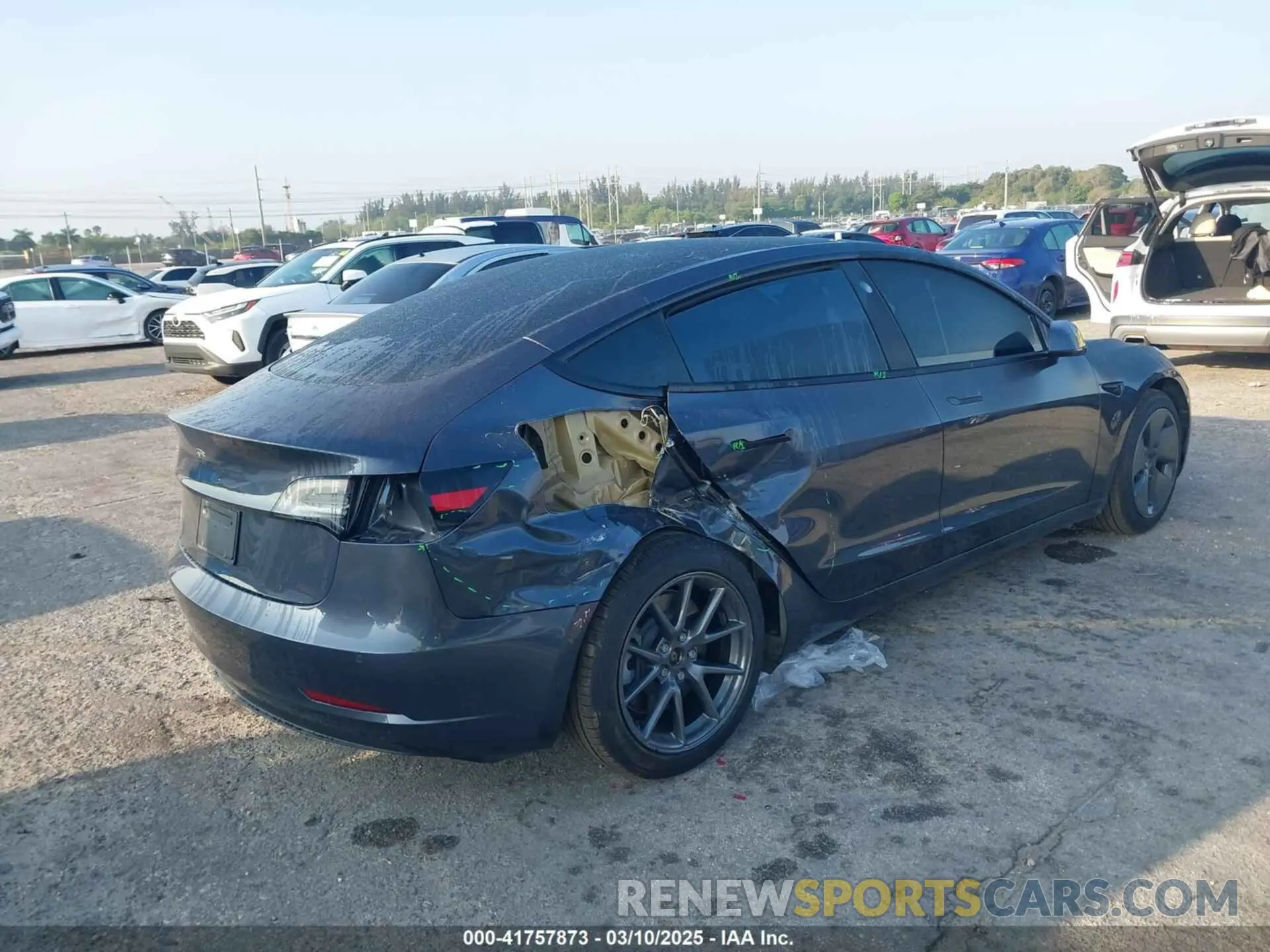 4 fotografías del automóvil dañado 5YJ3E1EA0MF016826 TESLA MODEL 3 2021