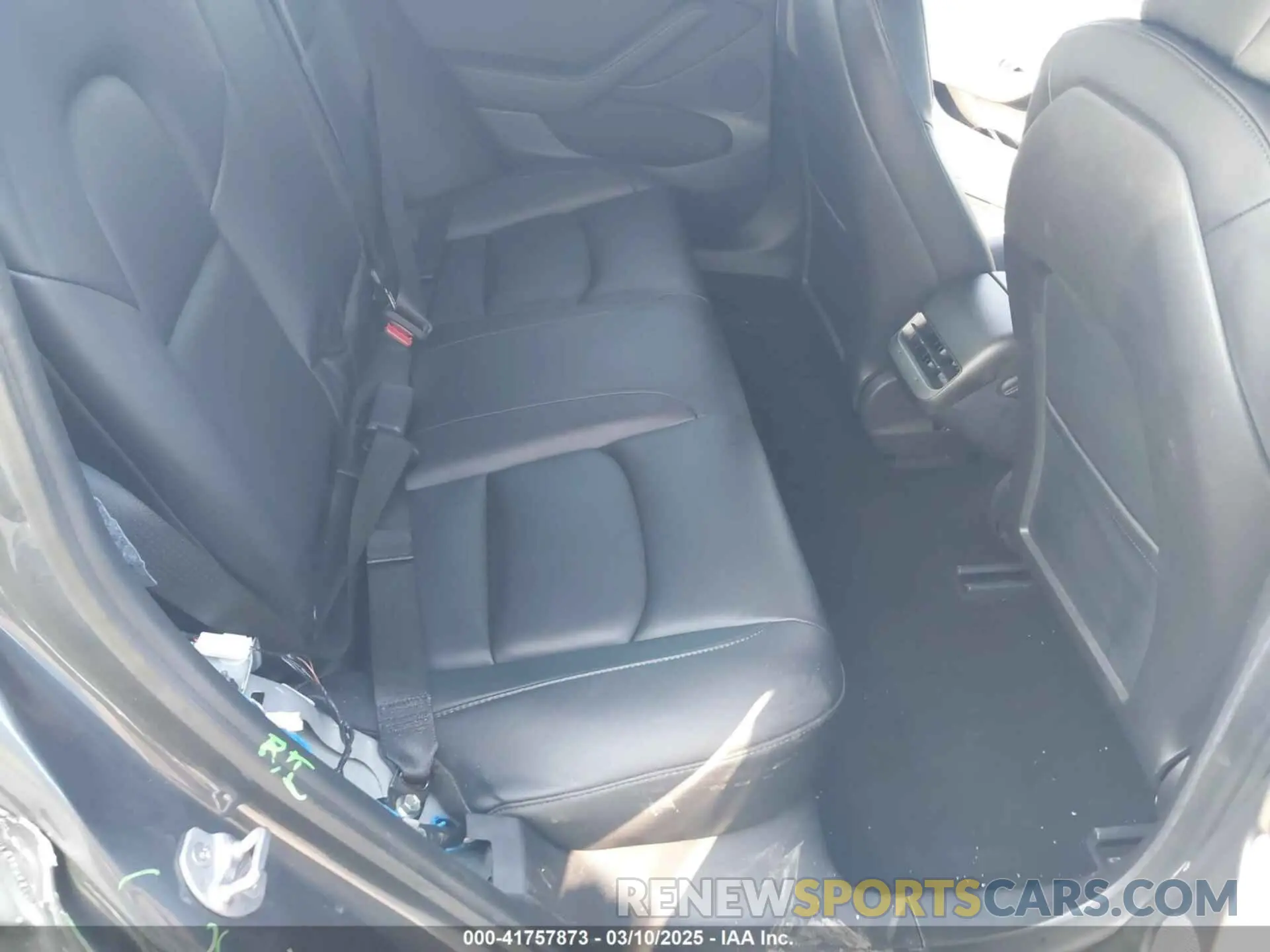 8 fotografías del automóvil dañado 5YJ3E1EA0MF016826 TESLA MODEL 3 2021
