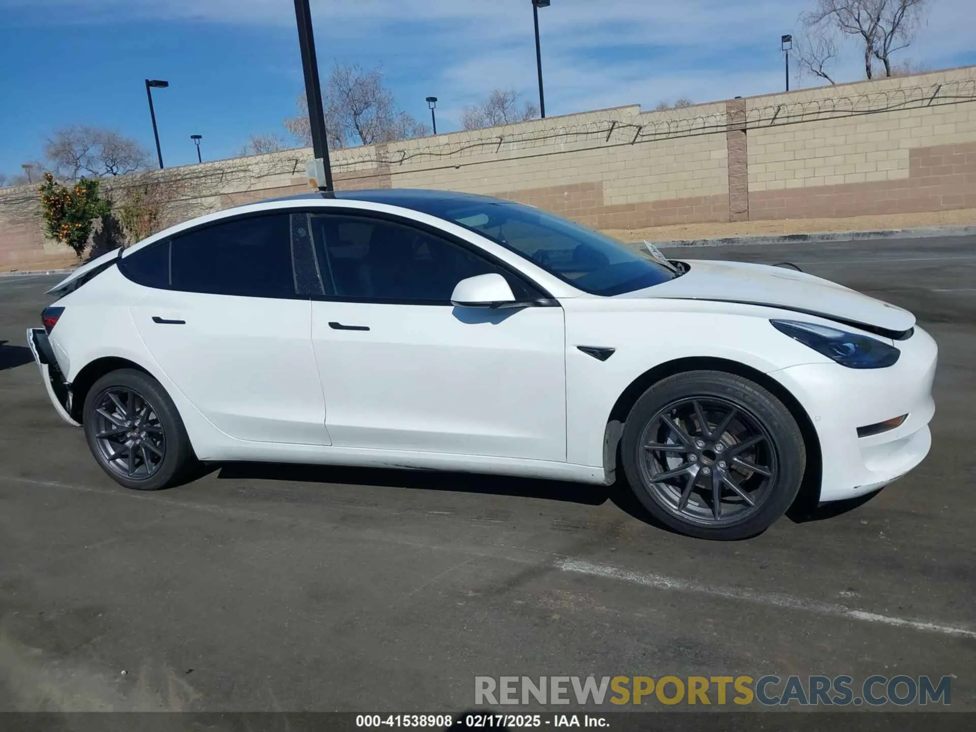 14 fotografías del automóvil dañado 5YJ3E1EA1MF058308 TESLA MODEL 3 2021