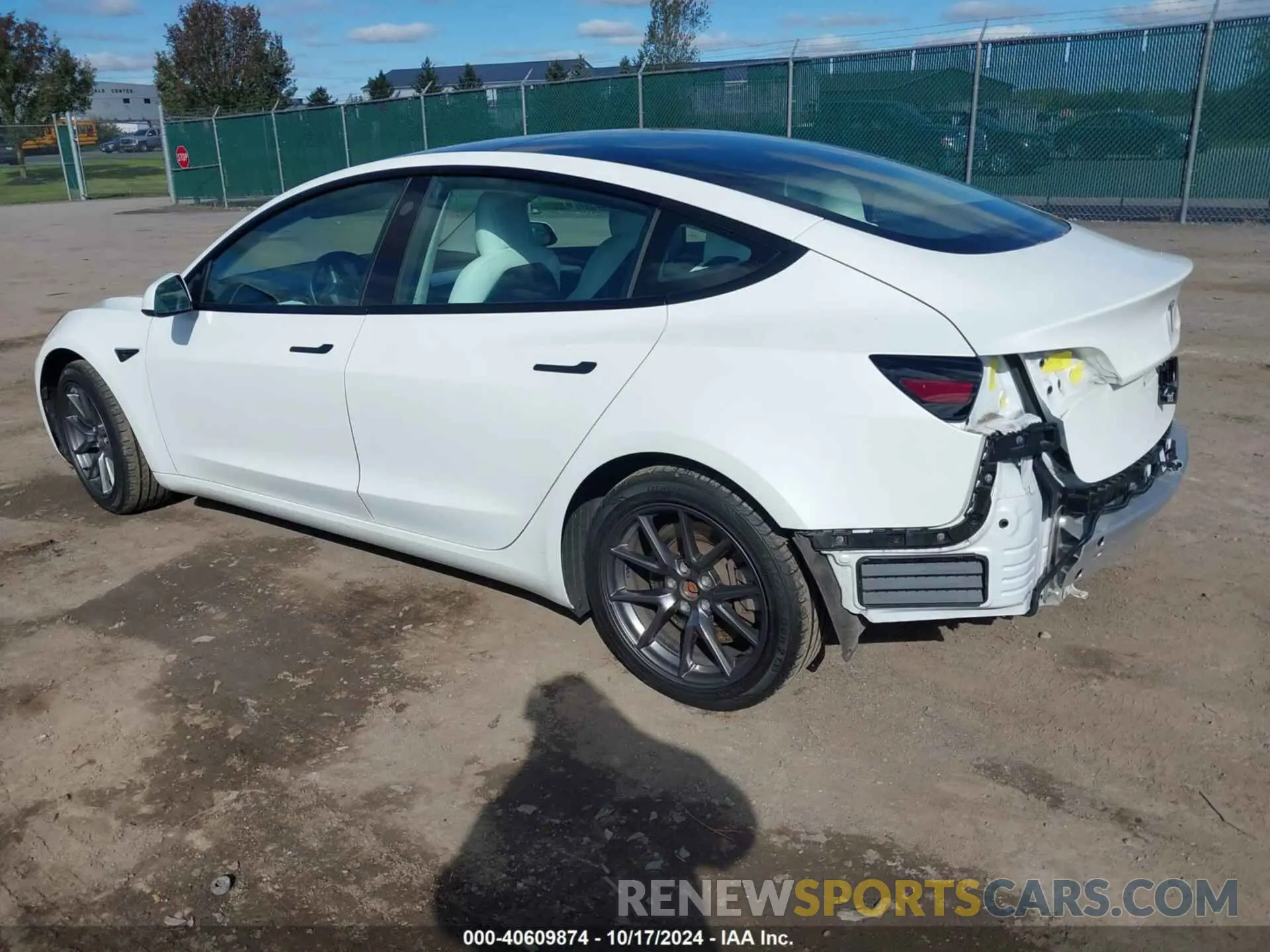 3 fotografías del automóvil dañado 5YJ3E1EA1MF096718 TESLA MODEL 3 2021