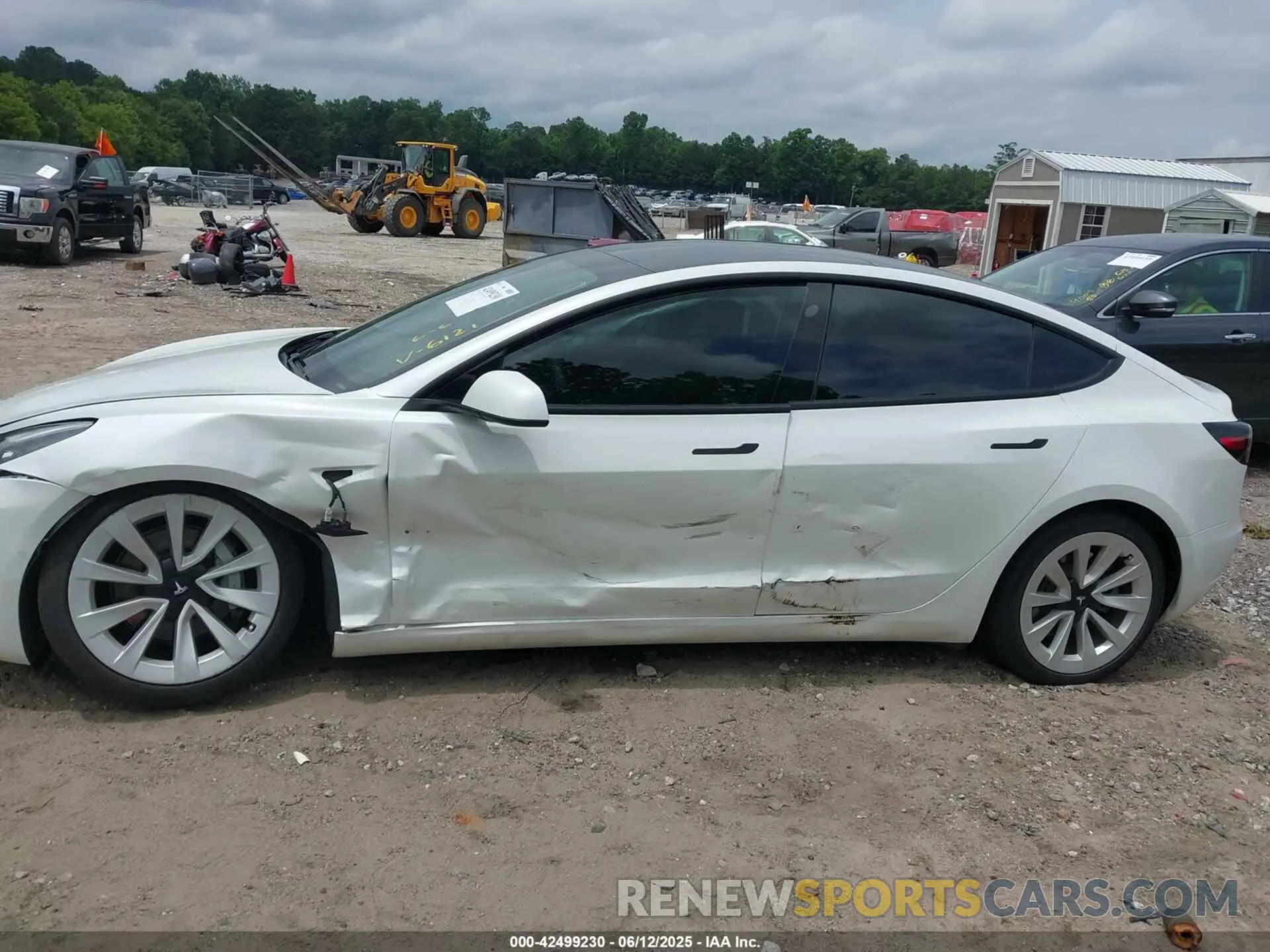 13 fotografías del automóvil dañado 5YJ3E1EA2MF046121 TESLA MODEL 3 2021