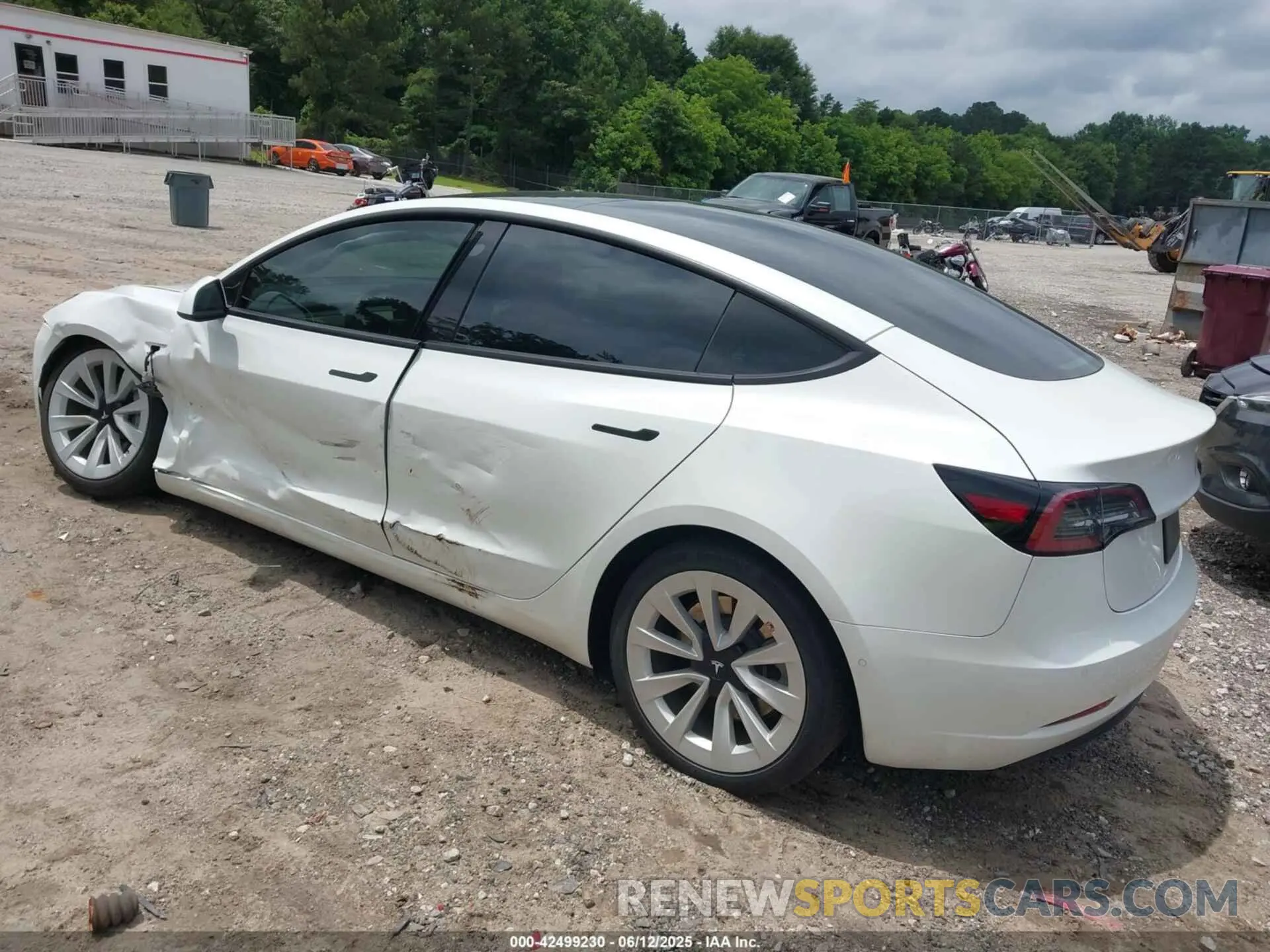 3 fotografías del automóvil dañado 5YJ3E1EA2MF046121 TESLA MODEL 3 2021