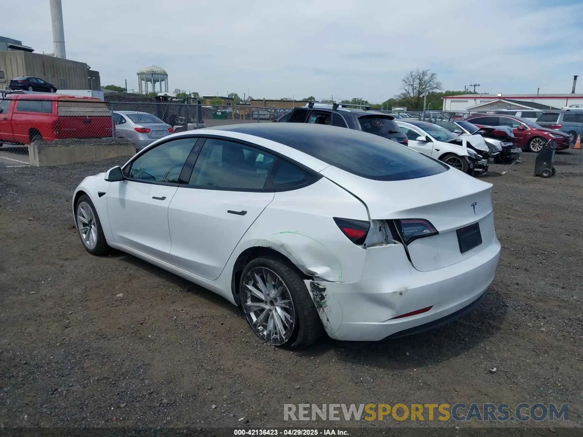 3 fotografías del automóvil dañado 5YJ3E1EA2MF063761 TESLA MODEL 3 2021