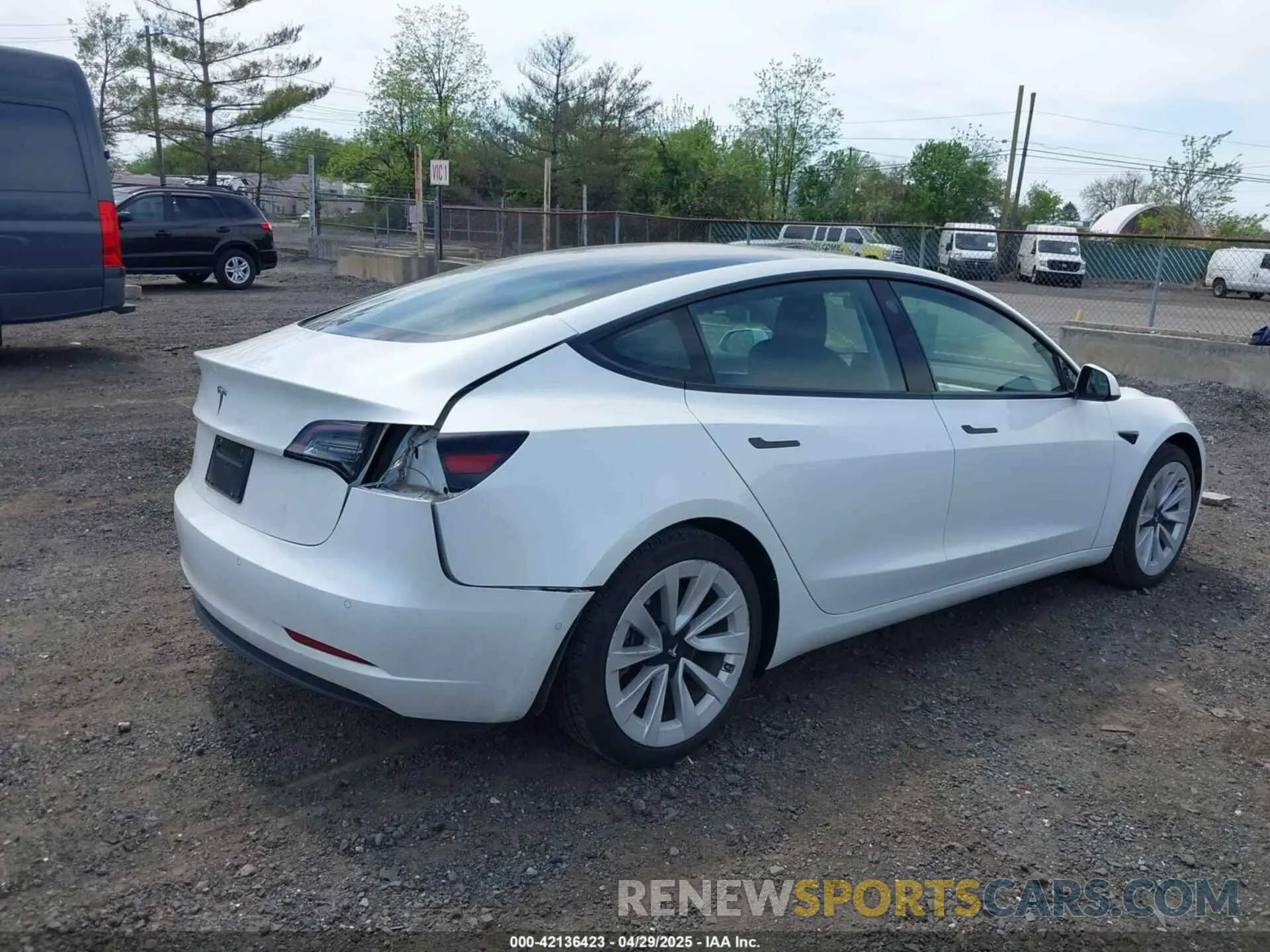 4 fotografías del automóvil dañado 5YJ3E1EA2MF063761 TESLA MODEL 3 2021