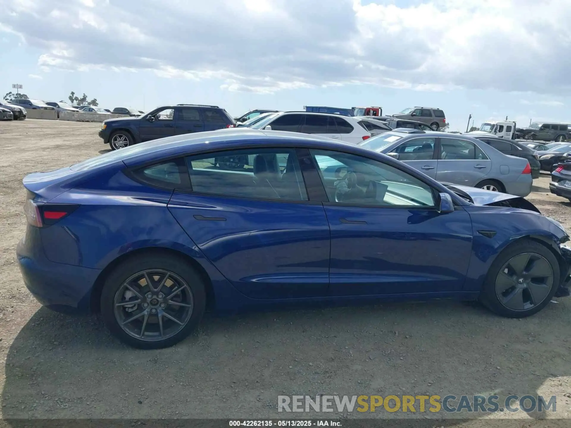 13 fotografías del automóvil dañado 5YJ3E1EA2MF098459 TESLA MODEL 3 2021