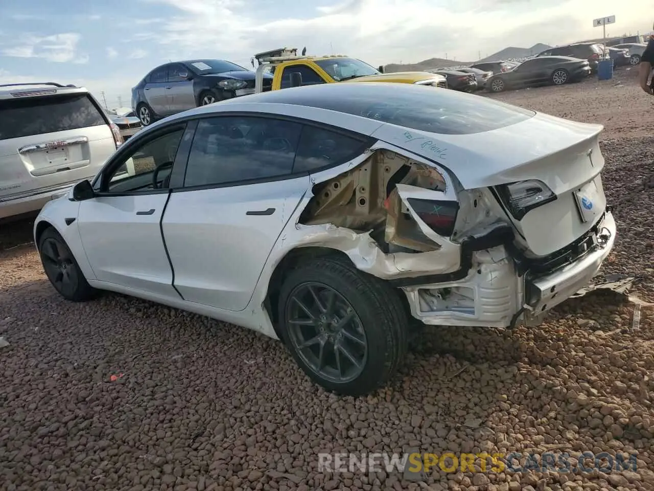 2 fotografías del automóvil dañado 5YJ3E1EA2MF923156 TESLA MODEL 3 2021