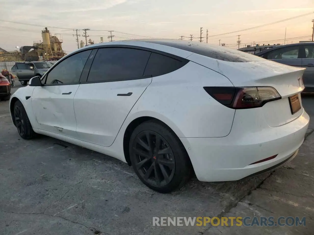 2 fotografías del automóvil dañado 5YJ3E1EA2MF940376 TESLA MODEL 3 2021