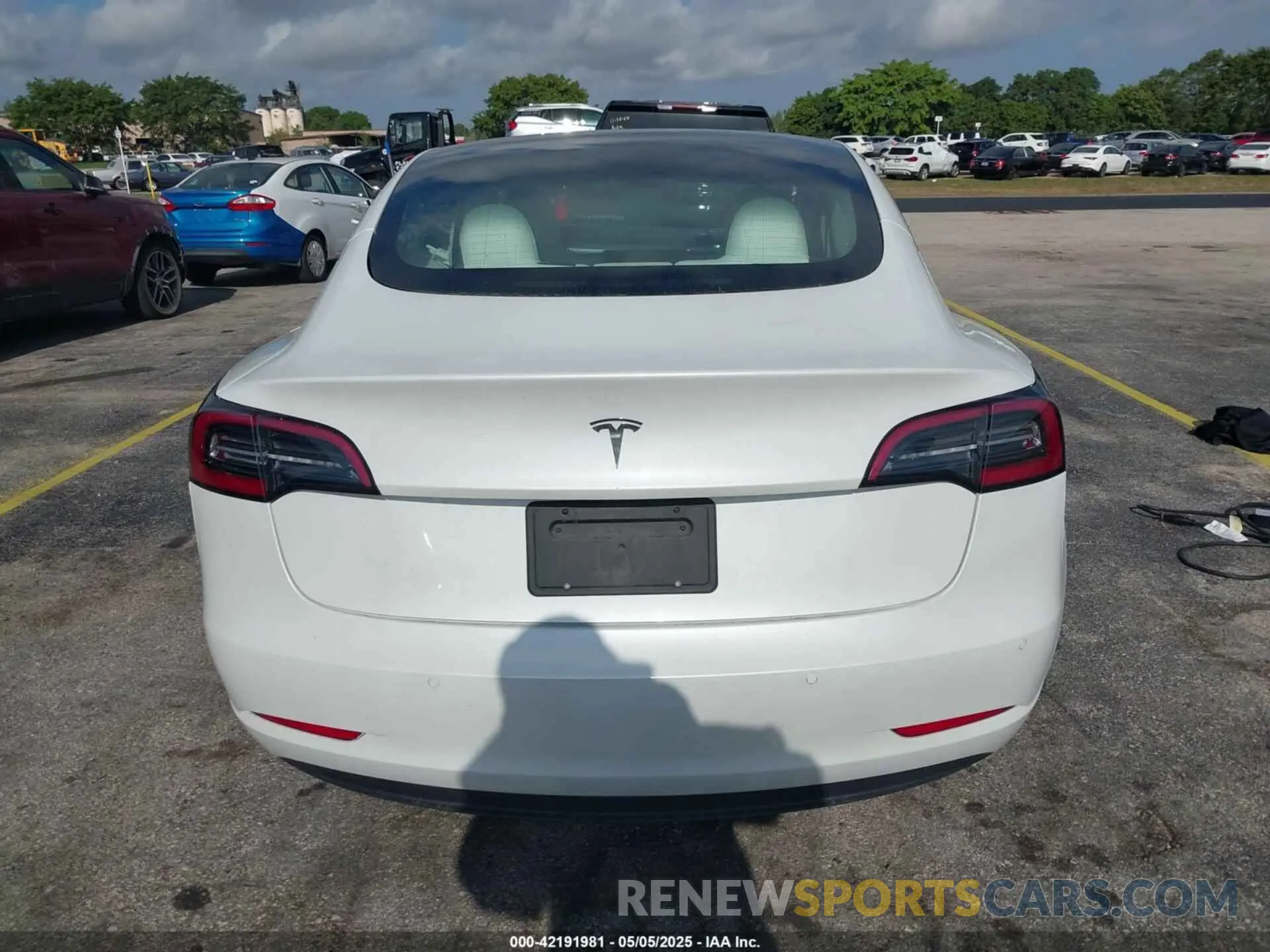 17 fotografías del automóvil dañado 5YJ3E1EA2MF973202 TESLA MODEL 3 2021