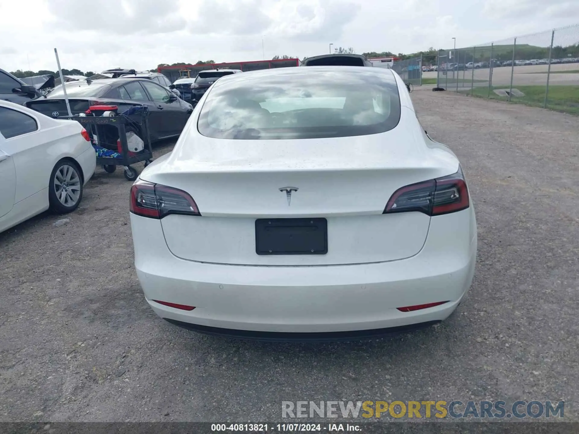 15 fotografías del automóvil dañado 5YJ3E1EA2MF990842 TESLA MODEL 3 2021