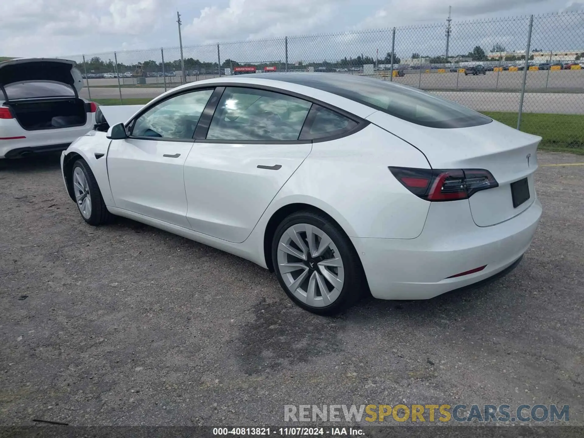 3 fotografías del automóvil dañado 5YJ3E1EA2MF990842 TESLA MODEL 3 2021