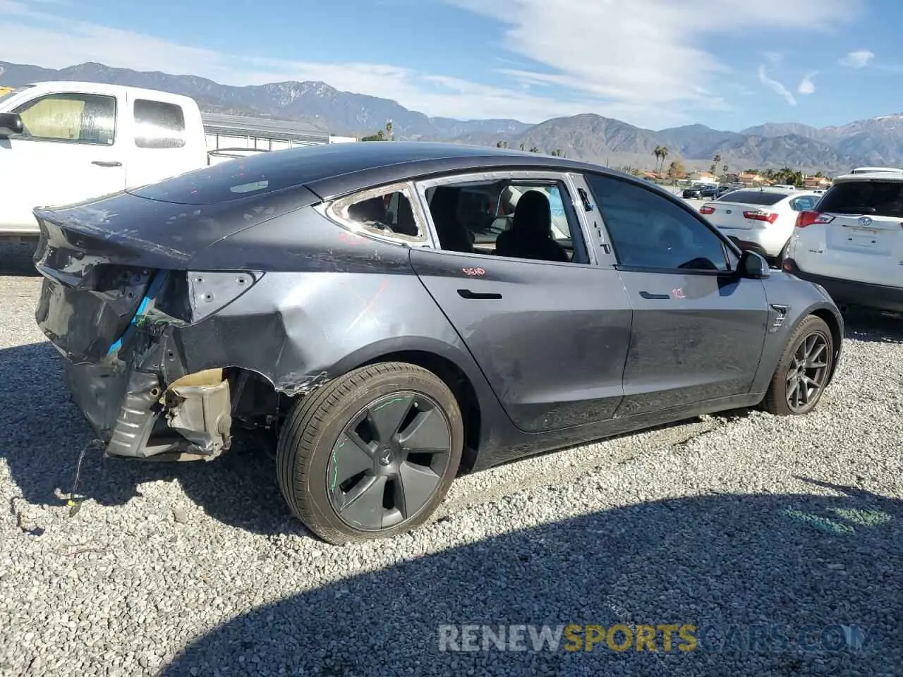 3 fotografías del automóvil dañado 5YJ3E1EA3MF017419 TESLA MODEL 3 2021