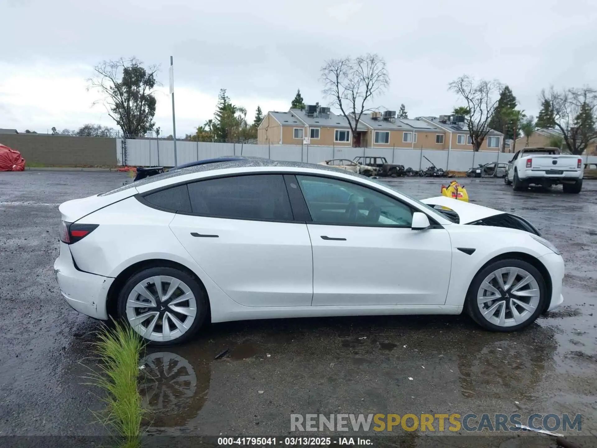 13 fotografías del automóvil dañado 5YJ3E1EA3MF032180 TESLA MODEL 3 2021