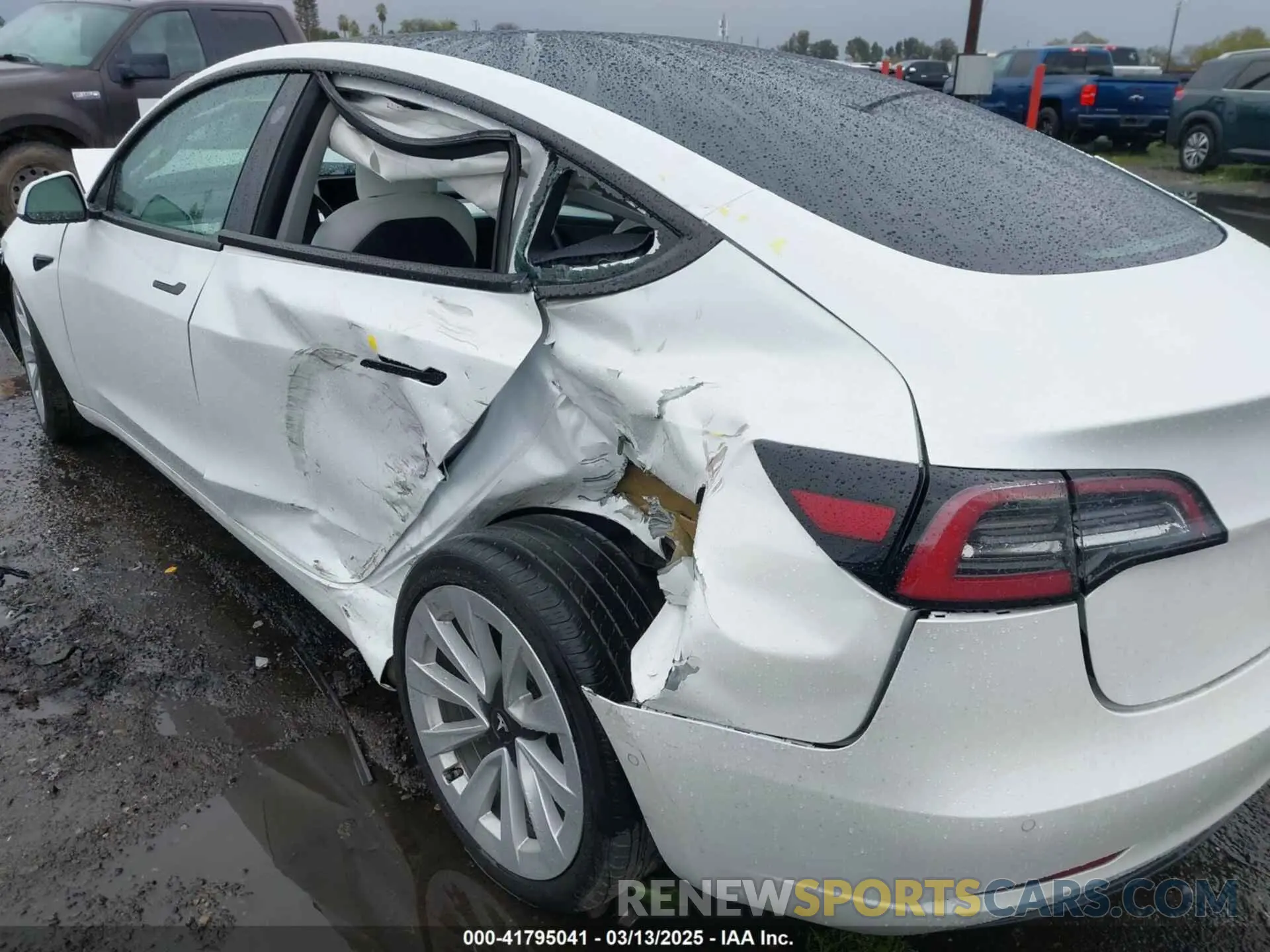 22 fotografías del automóvil dañado 5YJ3E1EA3MF032180 TESLA MODEL 3 2021