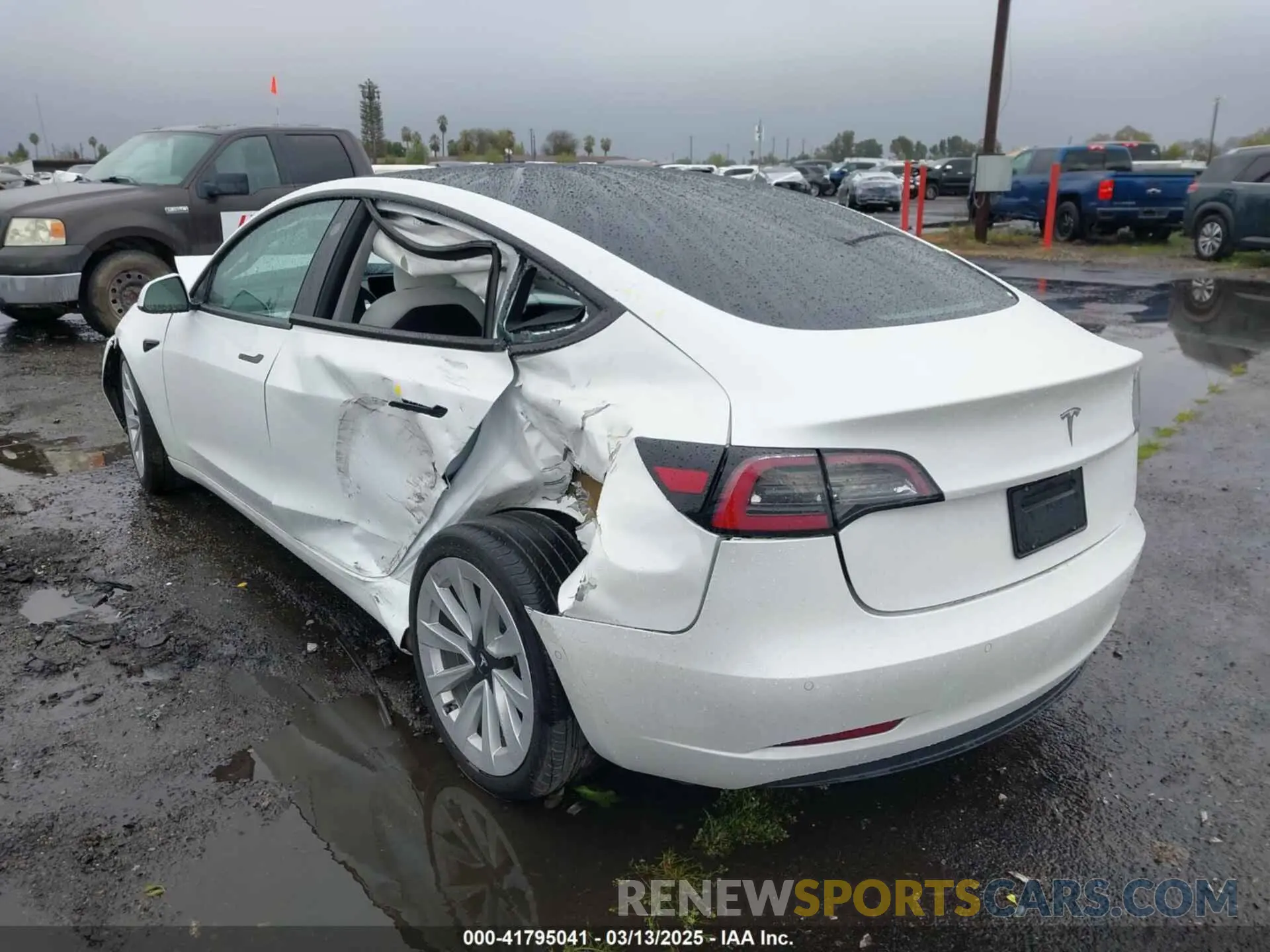 3 fotografías del automóvil dañado 5YJ3E1EA3MF032180 TESLA MODEL 3 2021