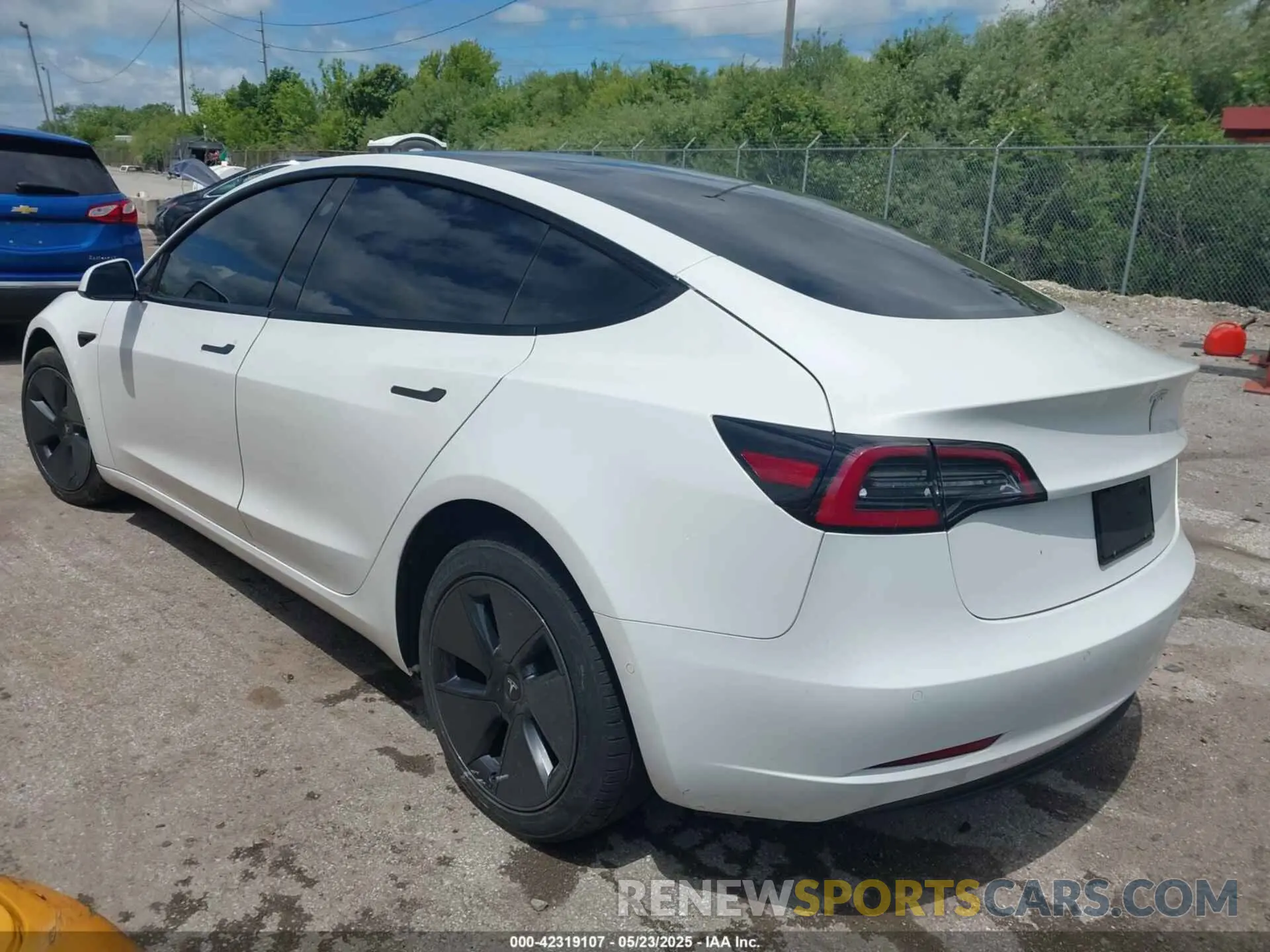 3 fotografías del automóvil dañado 5YJ3E1EA3MF060027 TESLA MODEL 3 2021