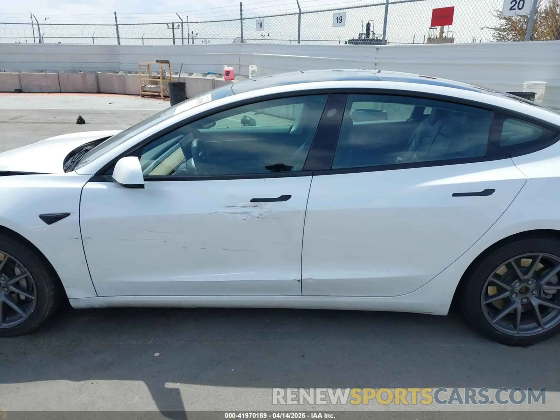 14 fotografías del automóvil dañado 5YJ3E1EA3MF074669 TESLA MODEL 3 2021