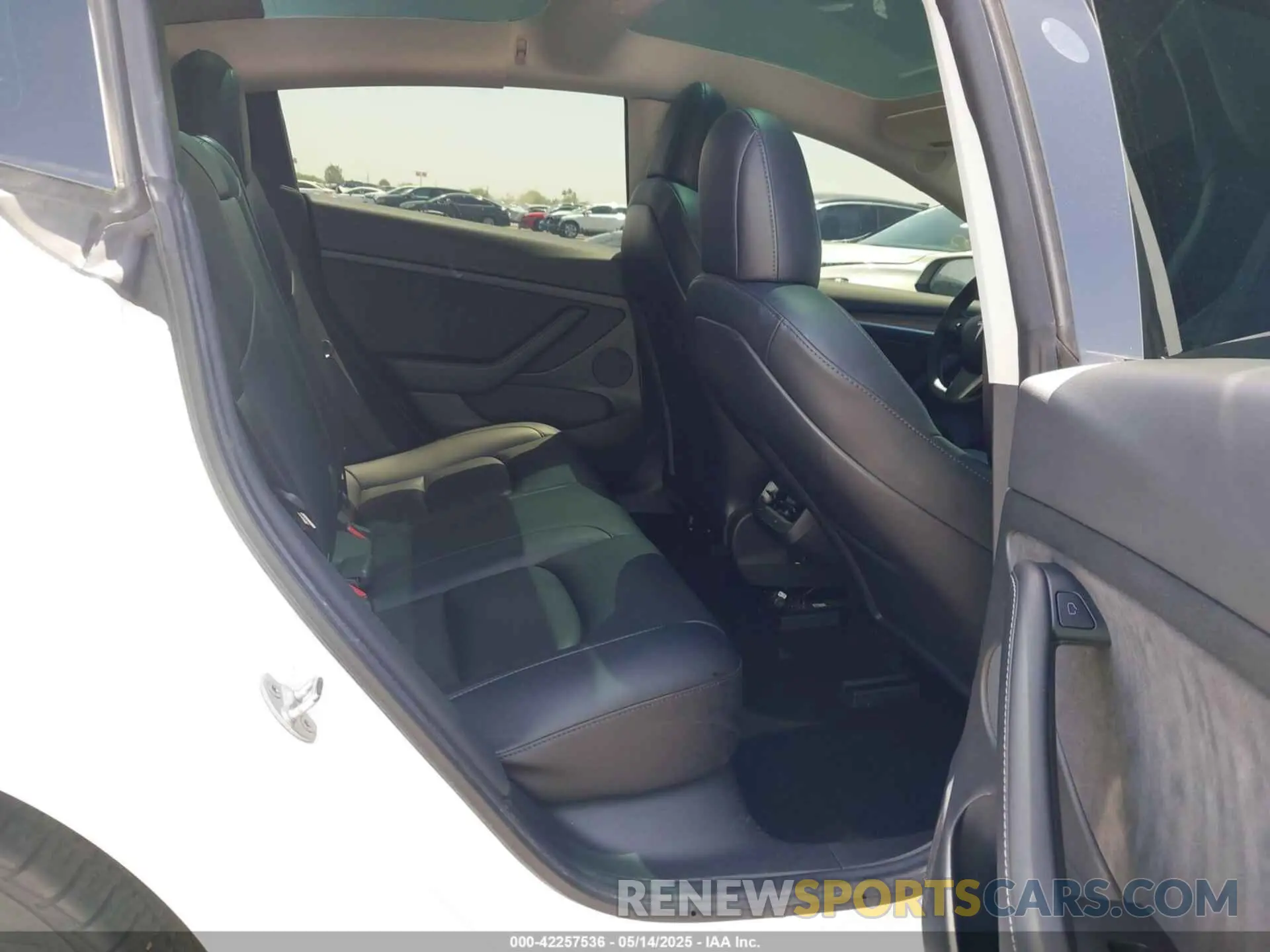 8 fotografías del automóvil dañado 5YJ3E1EA3MF075594 TESLA MODEL 3 2021