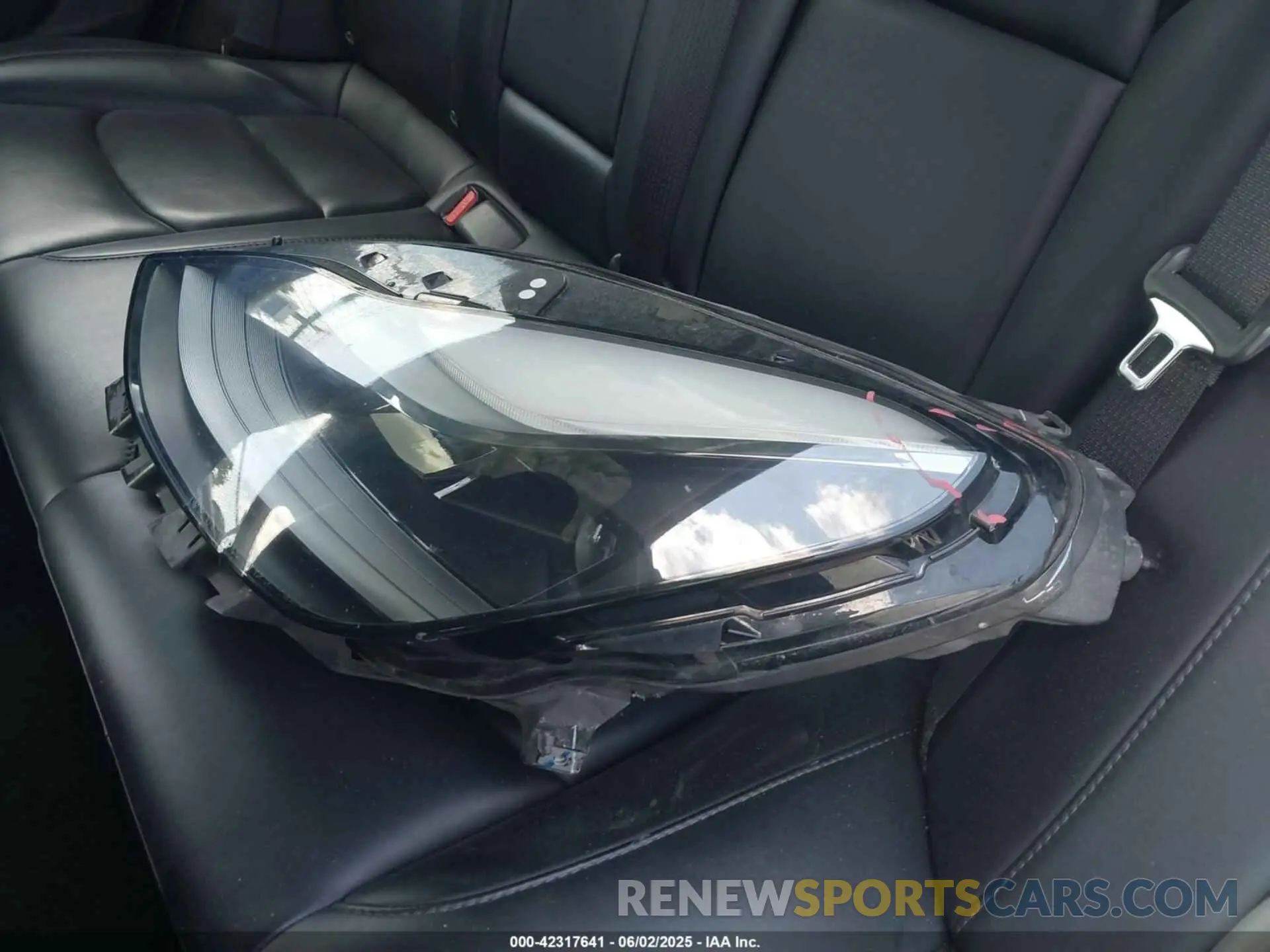 12 fotografías del automóvil dañado 5YJ3E1EA3MF086885 TESLA MODEL 3 2021