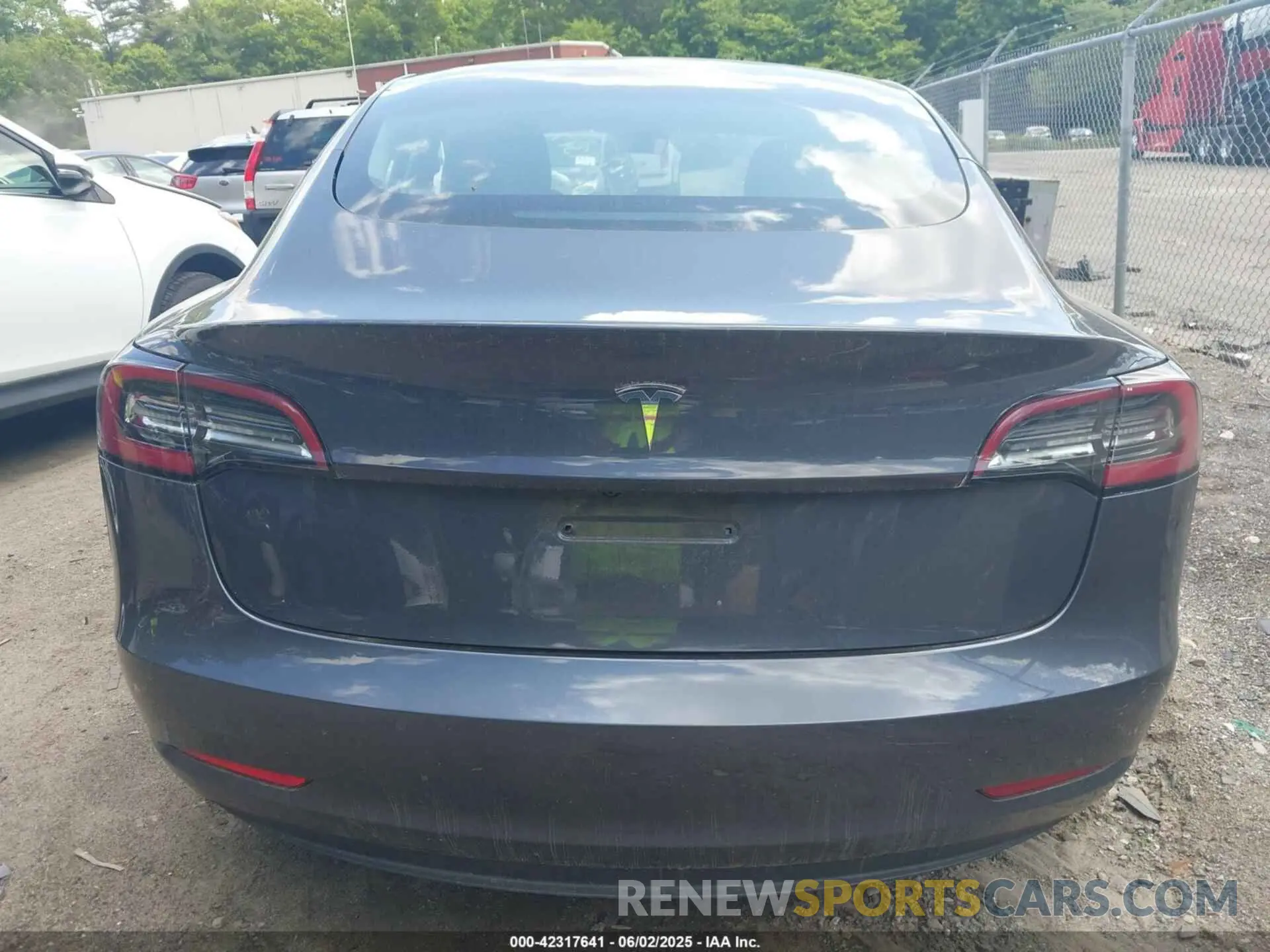 17 fotografías del automóvil dañado 5YJ3E1EA3MF086885 TESLA MODEL 3 2021