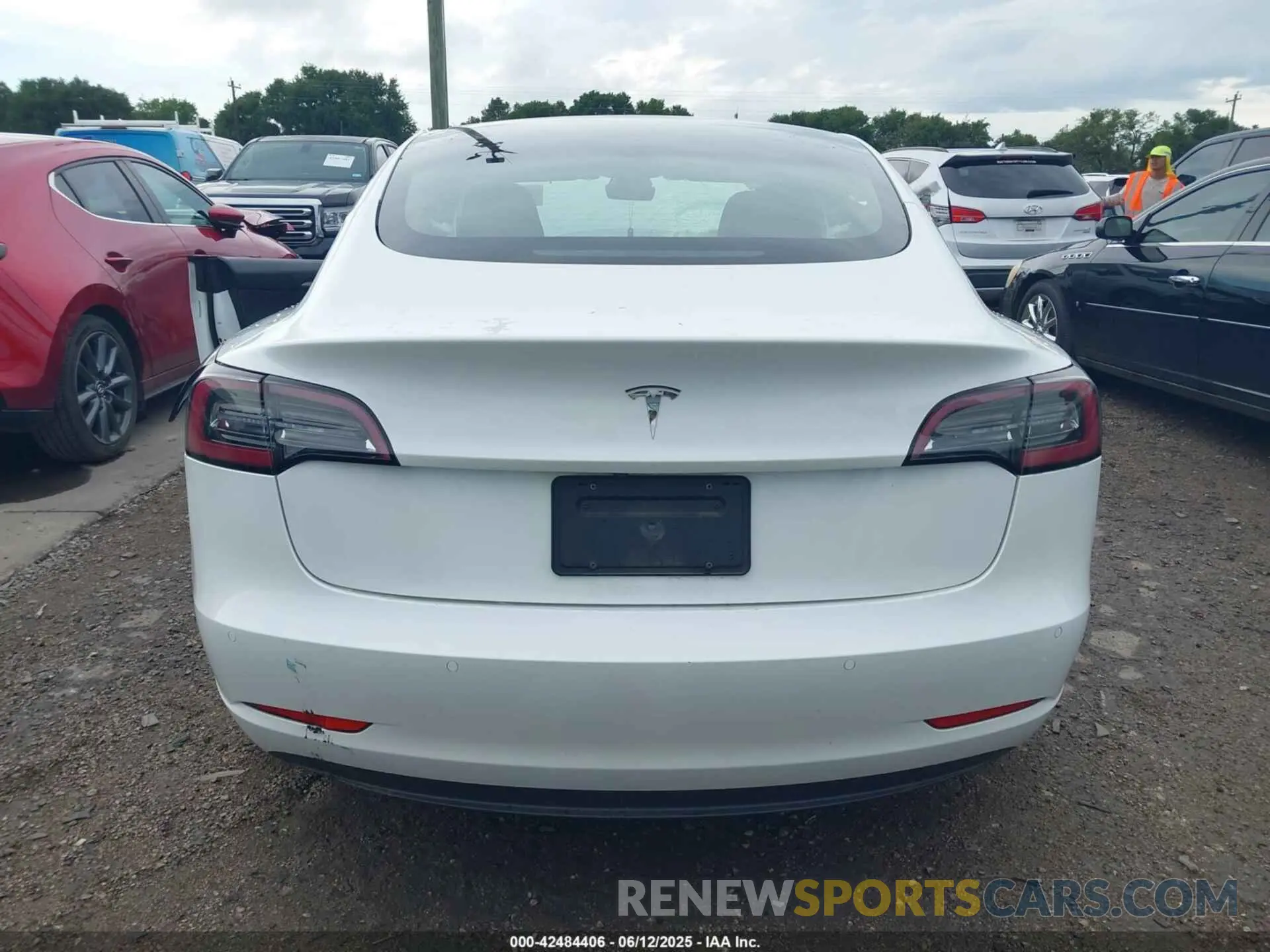 16 fotografías del automóvil dañado 5YJ3E1EA3MF090368 TESLA MODEL 3 2021