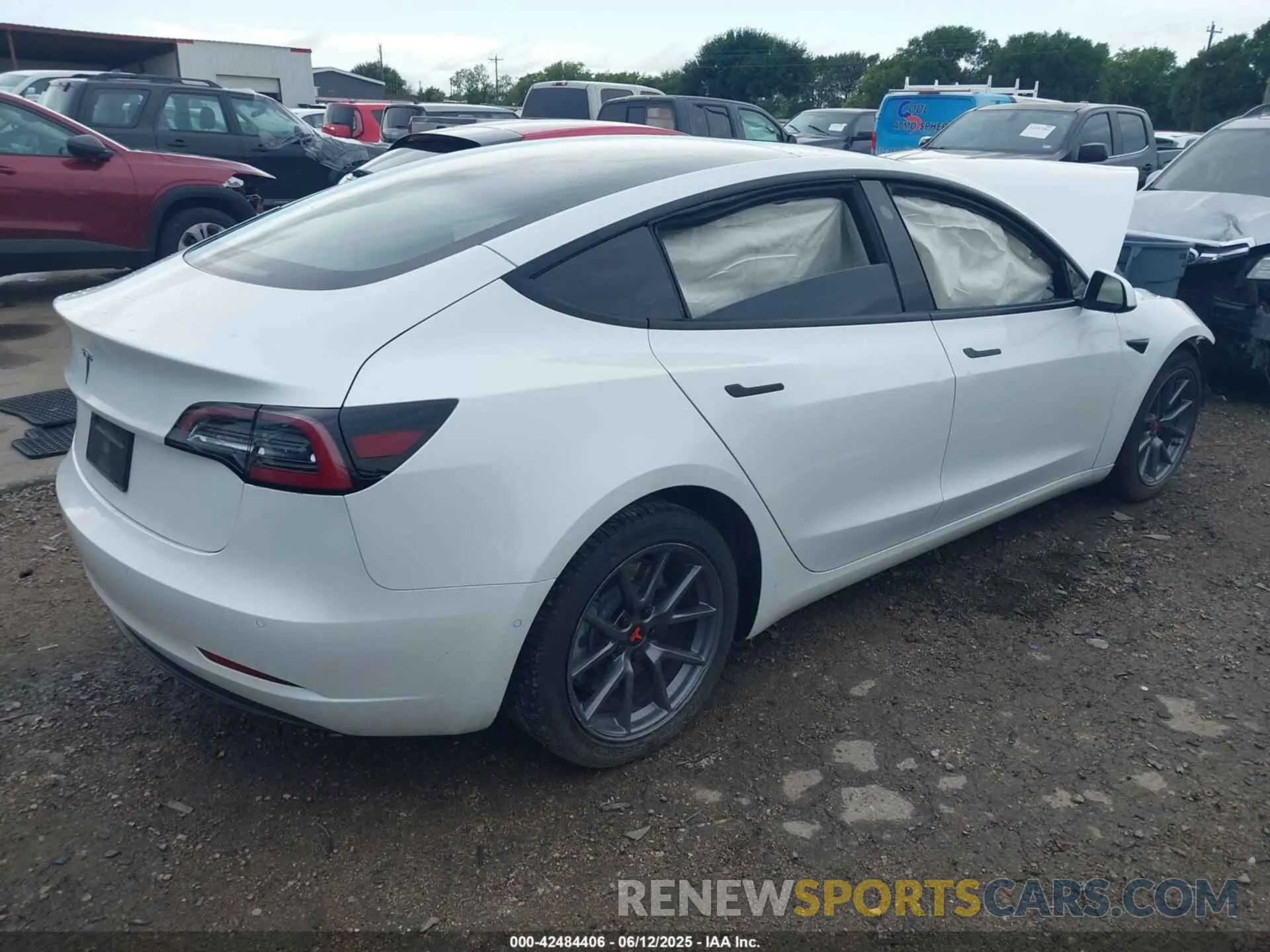 4 fotografías del automóvil dañado 5YJ3E1EA3MF090368 TESLA MODEL 3 2021
