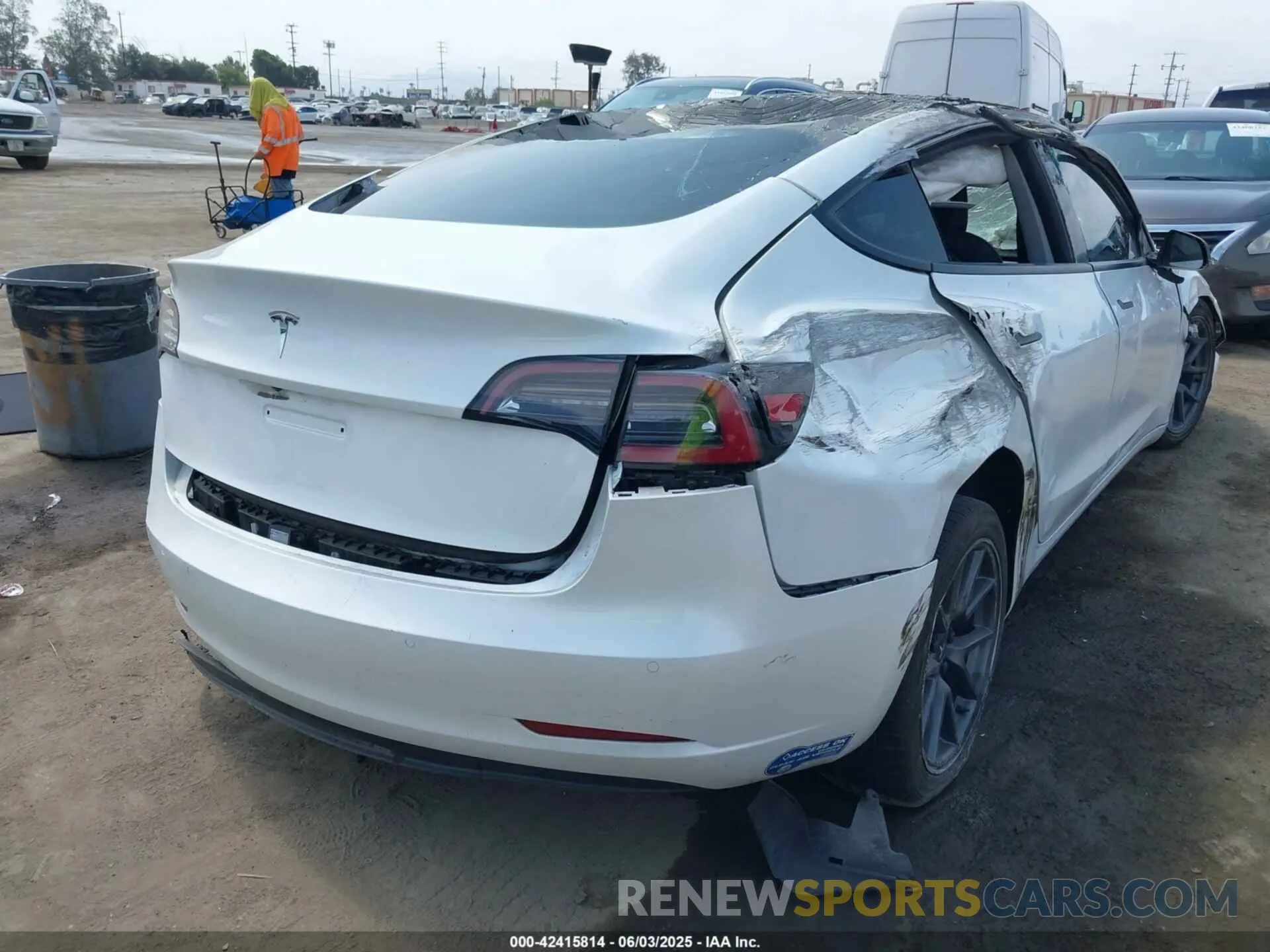 4 fotografías del automóvil dañado 5YJ3E1EA3MF921206 TESLA MODEL 3 2021